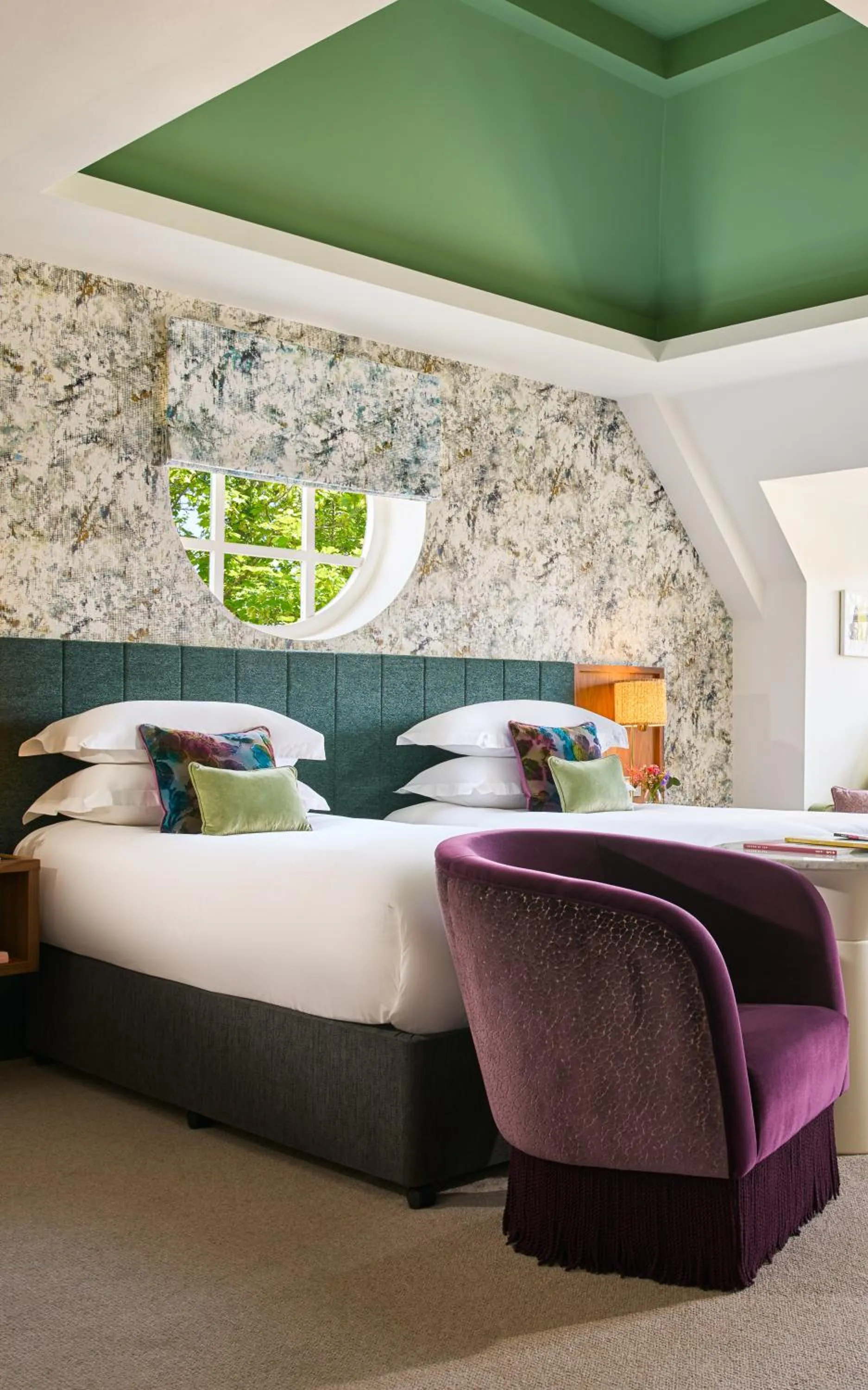 Bedroom, Bed in Dylan