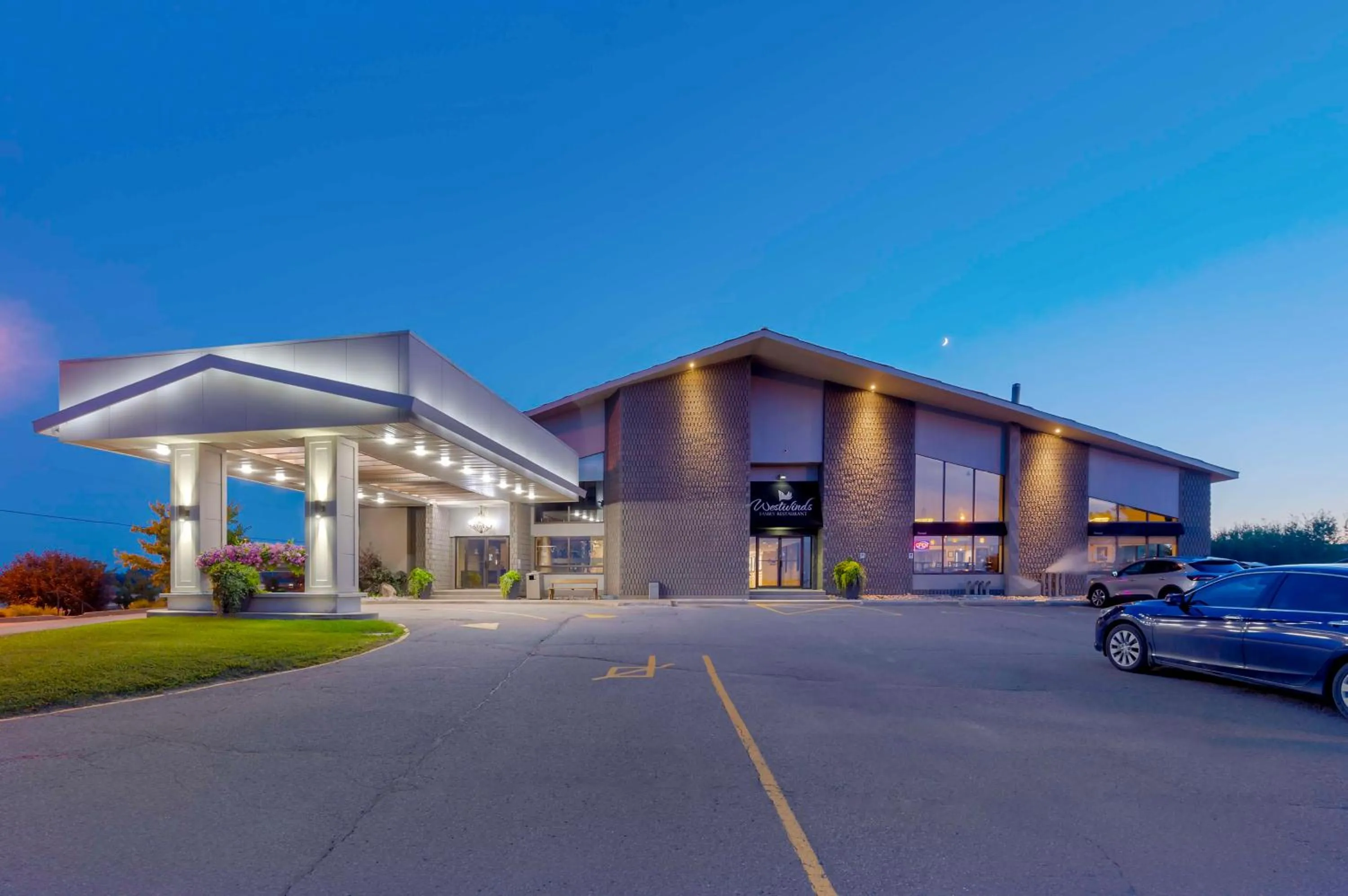 Property building in Best Western Pembroke Inn & Conference Centre