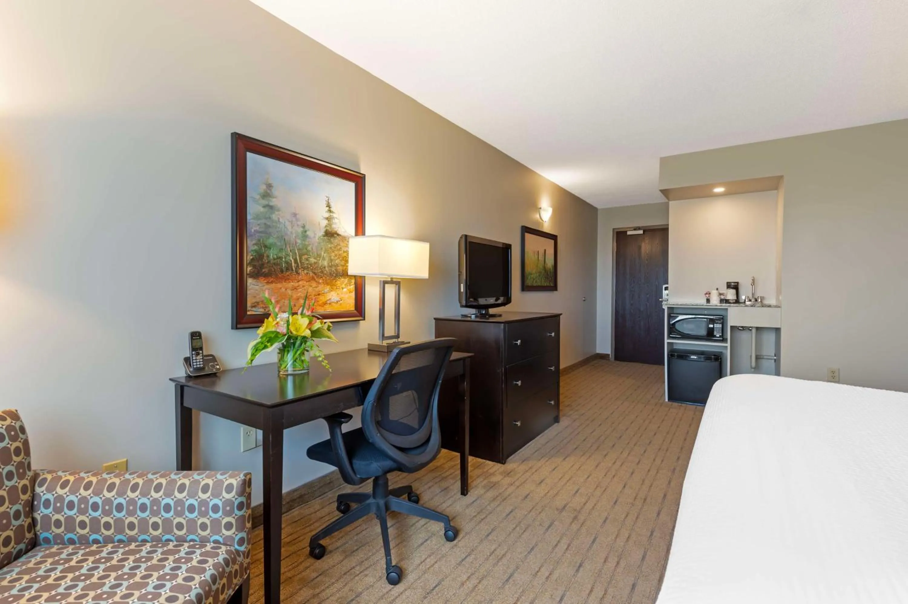 Bedroom, Bed in Best Western Pembroke Inn & Conference Centre