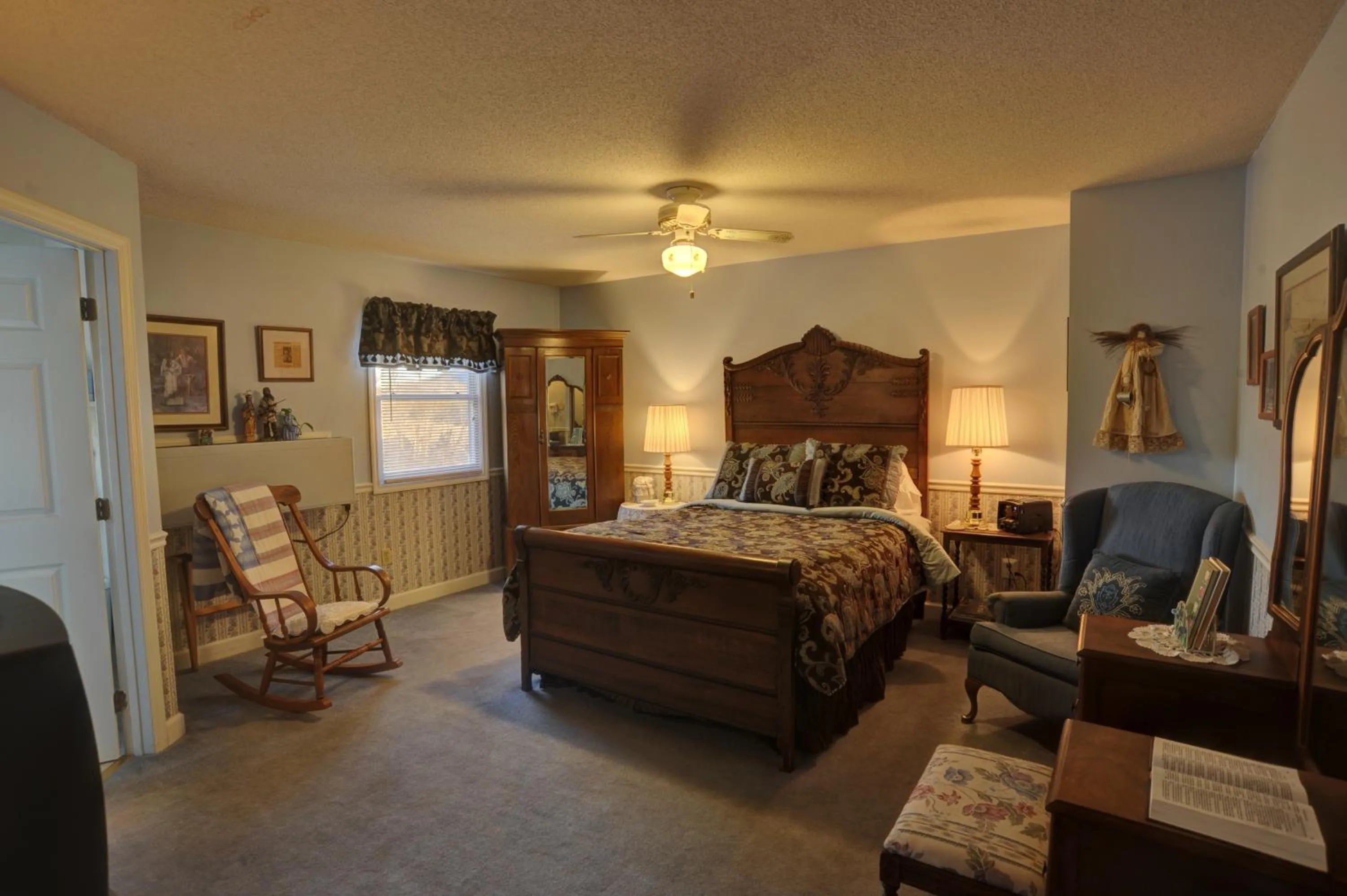 Photo of the whole room, Bed in Blue Mountain Mist Country Inn