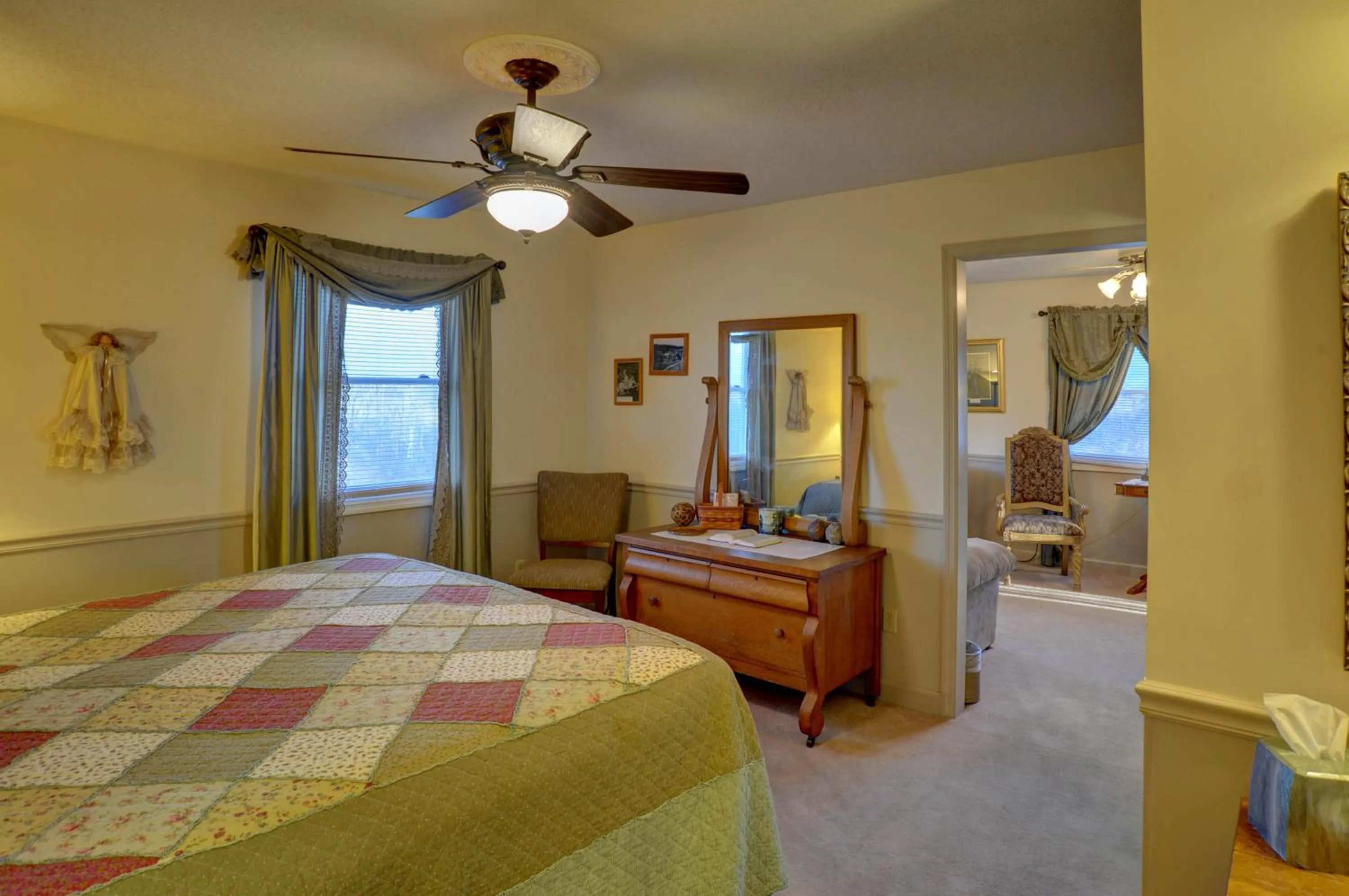 Photo of the whole room, Bed in Blue Mountain Mist Country Inn