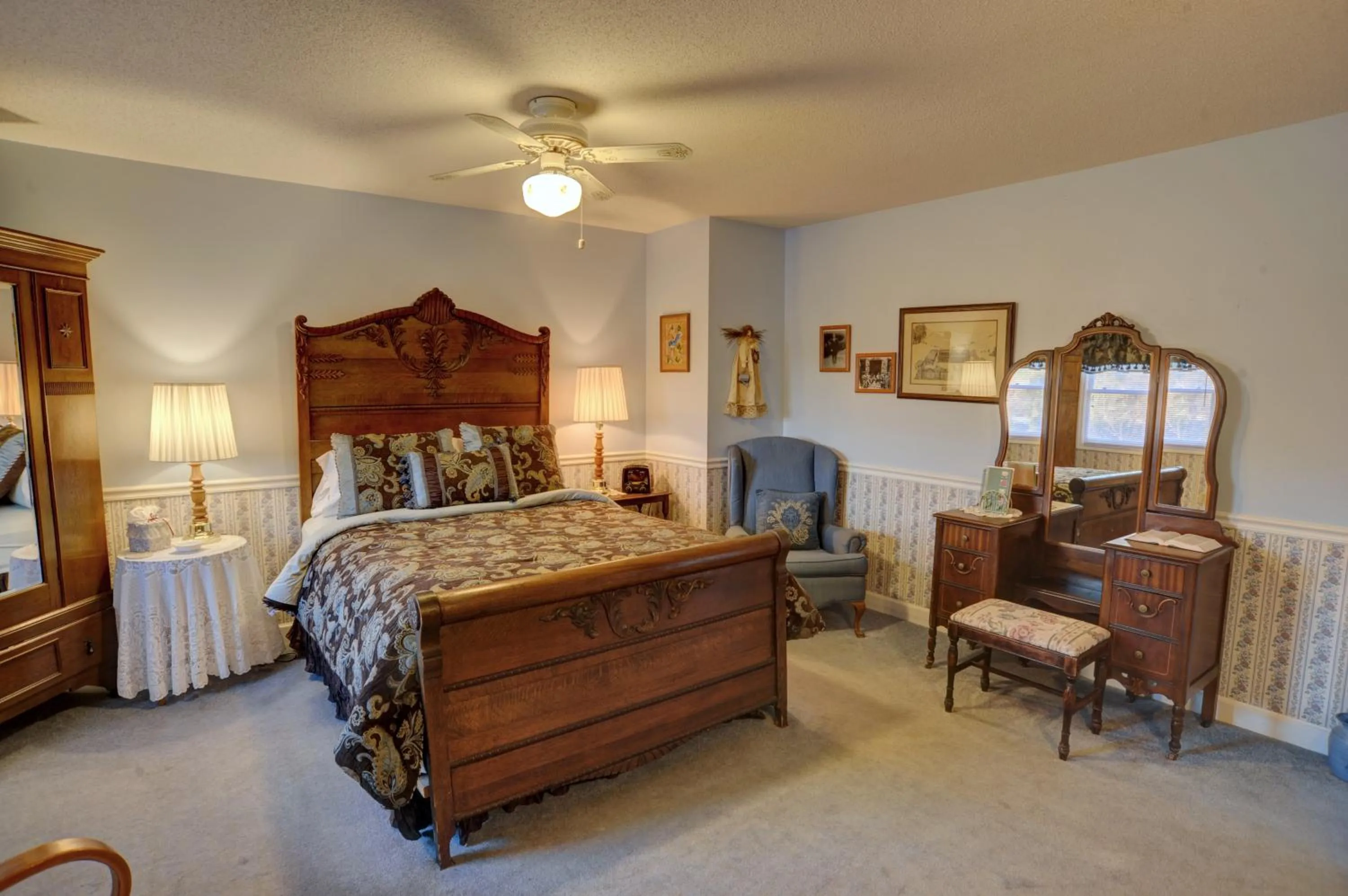 Photo of the whole room, Bed in Blue Mountain Mist Country Inn