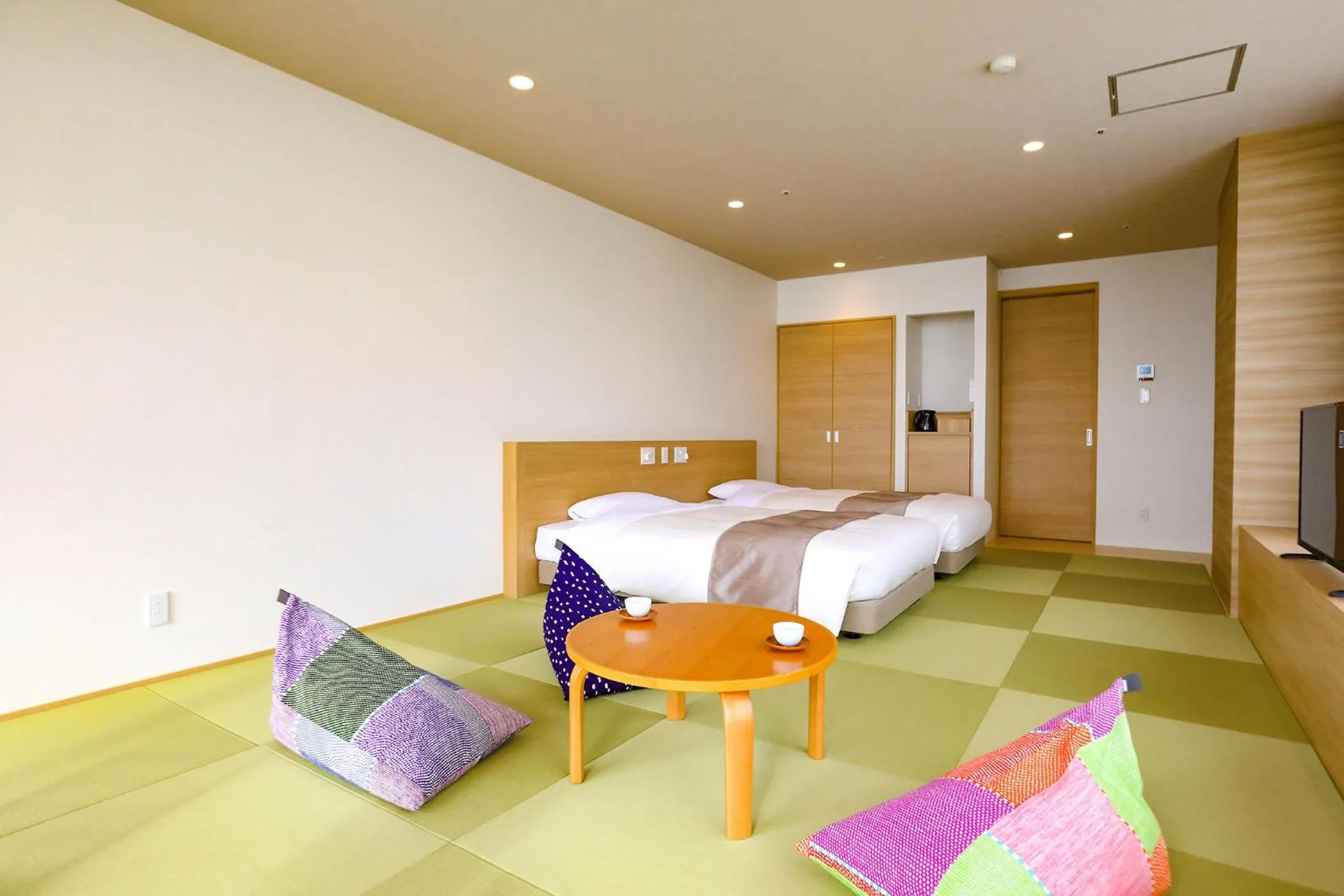 Photo of the whole room, Bed in Ooedo Onsen Monogatari Premium Shiomiso