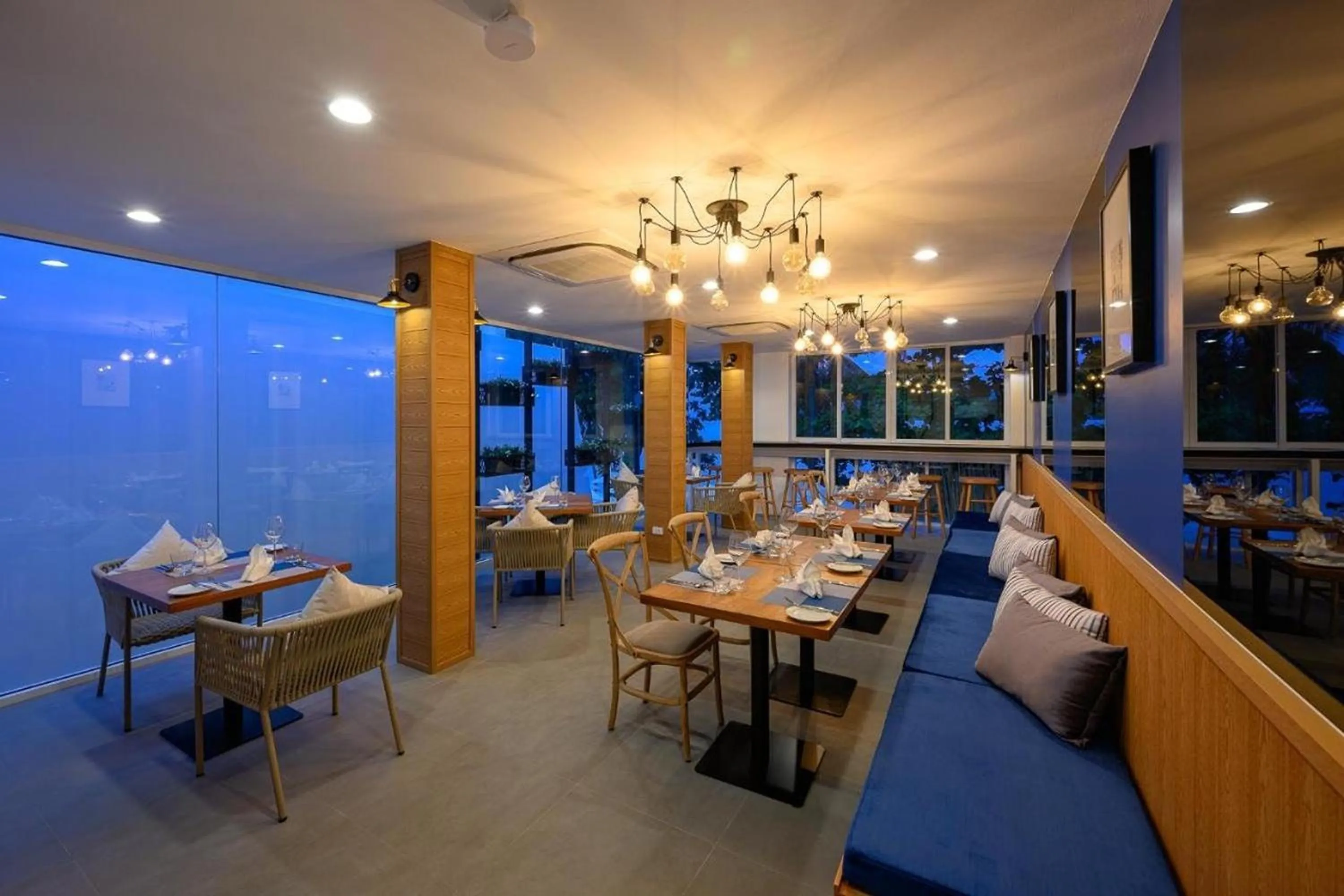 Restaurant/places to eat in The Beachfront Hotel Phuket