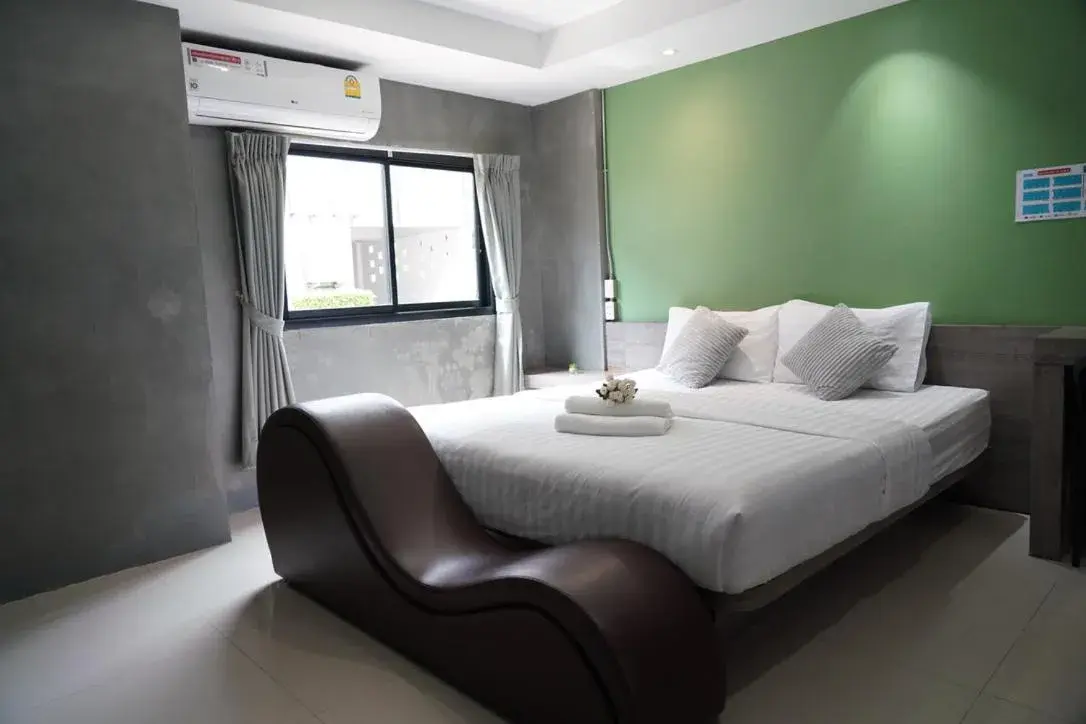 Deluxe Double Room with Shower in Matini Klong1 Deluxe Double Room with Shower in Matini Klong1