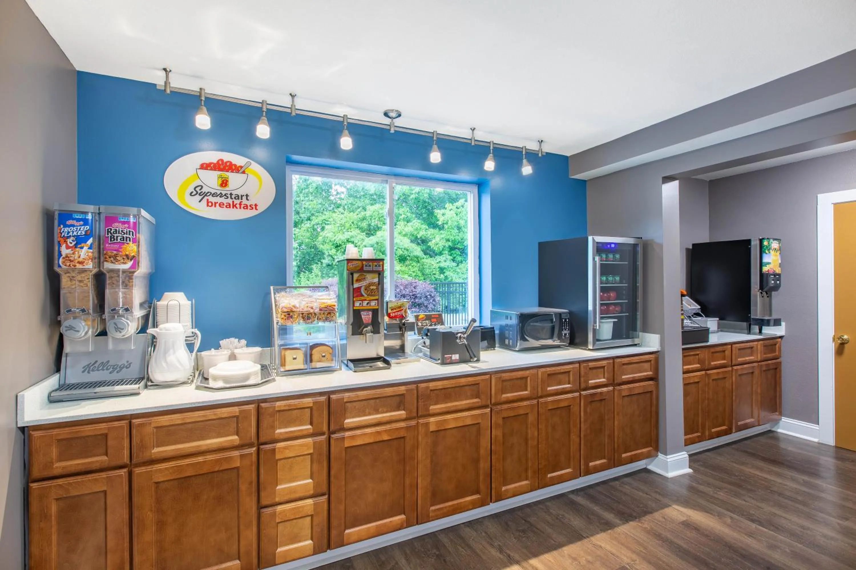 Breakfast in Super 8 by Wyndham Chattanooga Lookout Mountain TN