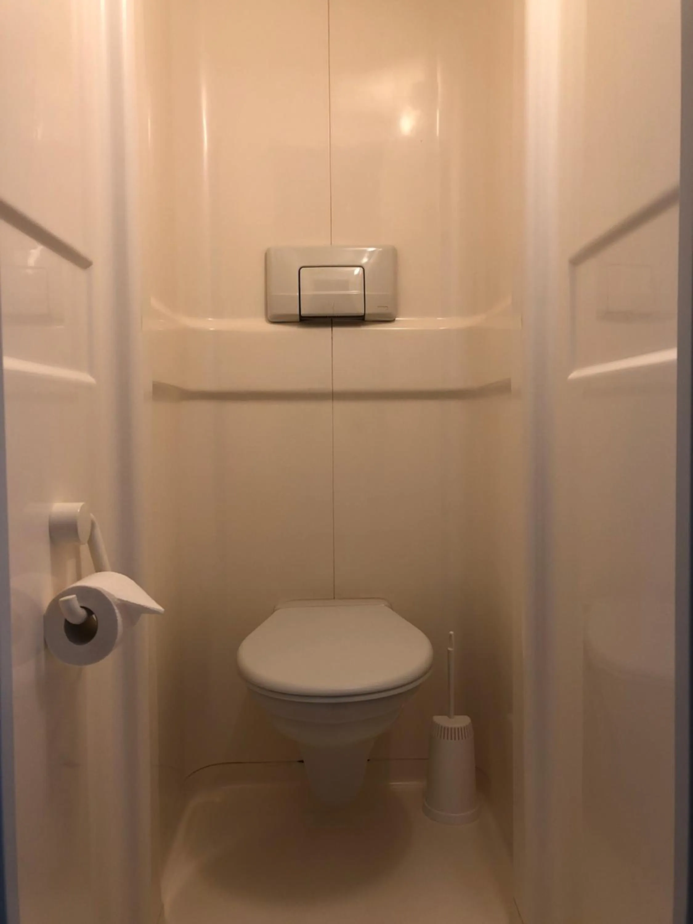 Toilet in Hotel Abaca