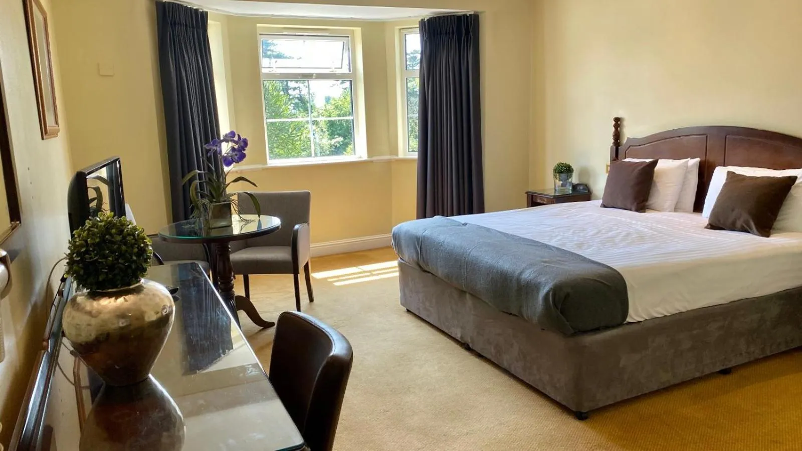 Bedroom, Bed in Twin Trees Hotel & Leisure Club