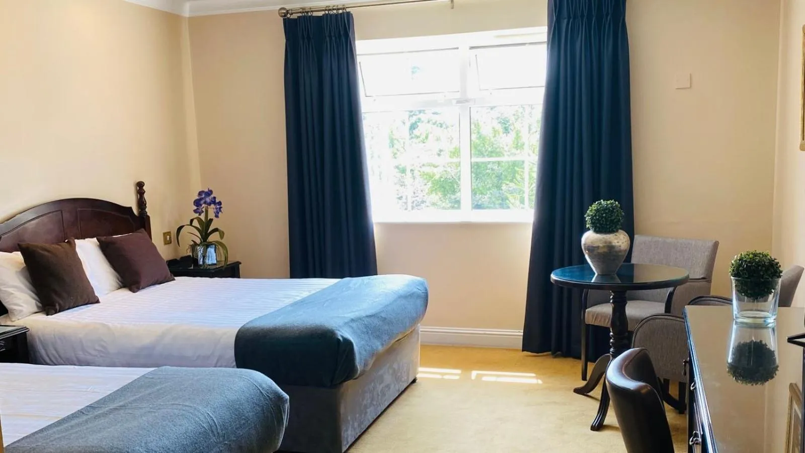 Bedroom, Bed in Twin Trees Hotel & Leisure Club