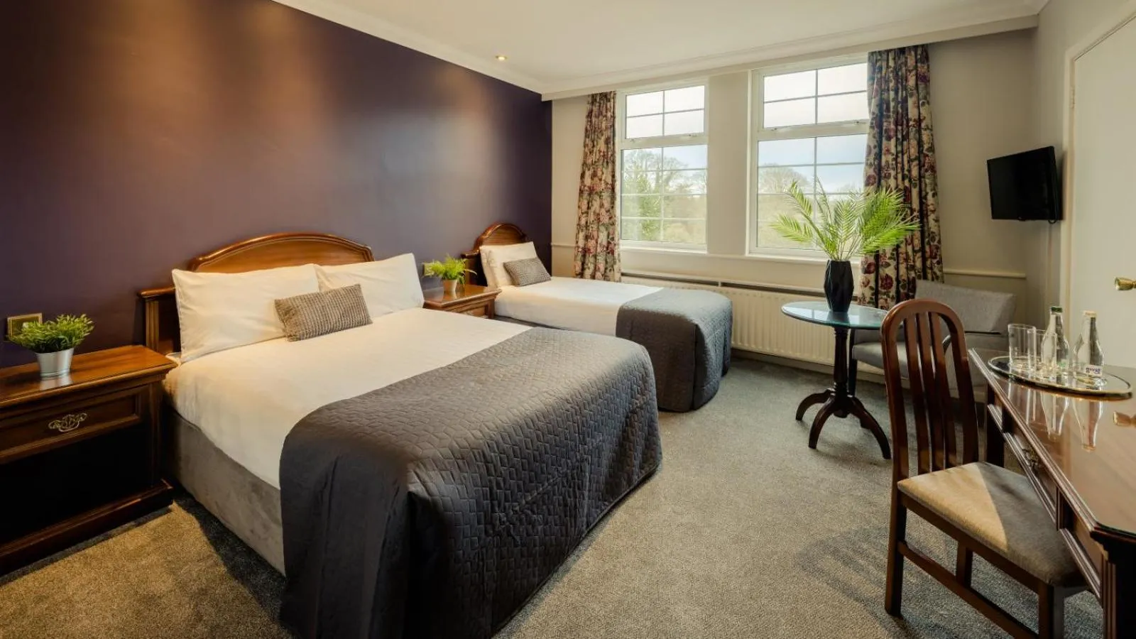 Bedroom, Bed in Twin Trees Hotel & Leisure Club