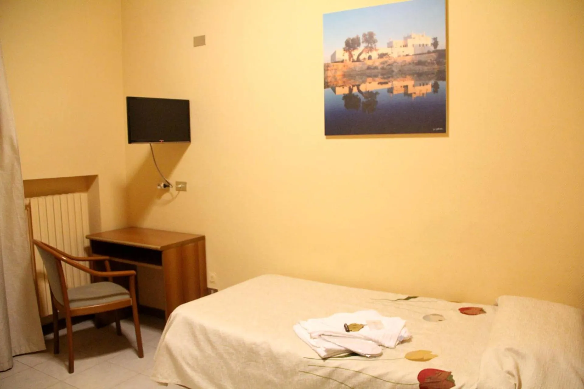 Bed in Hotel Cristal