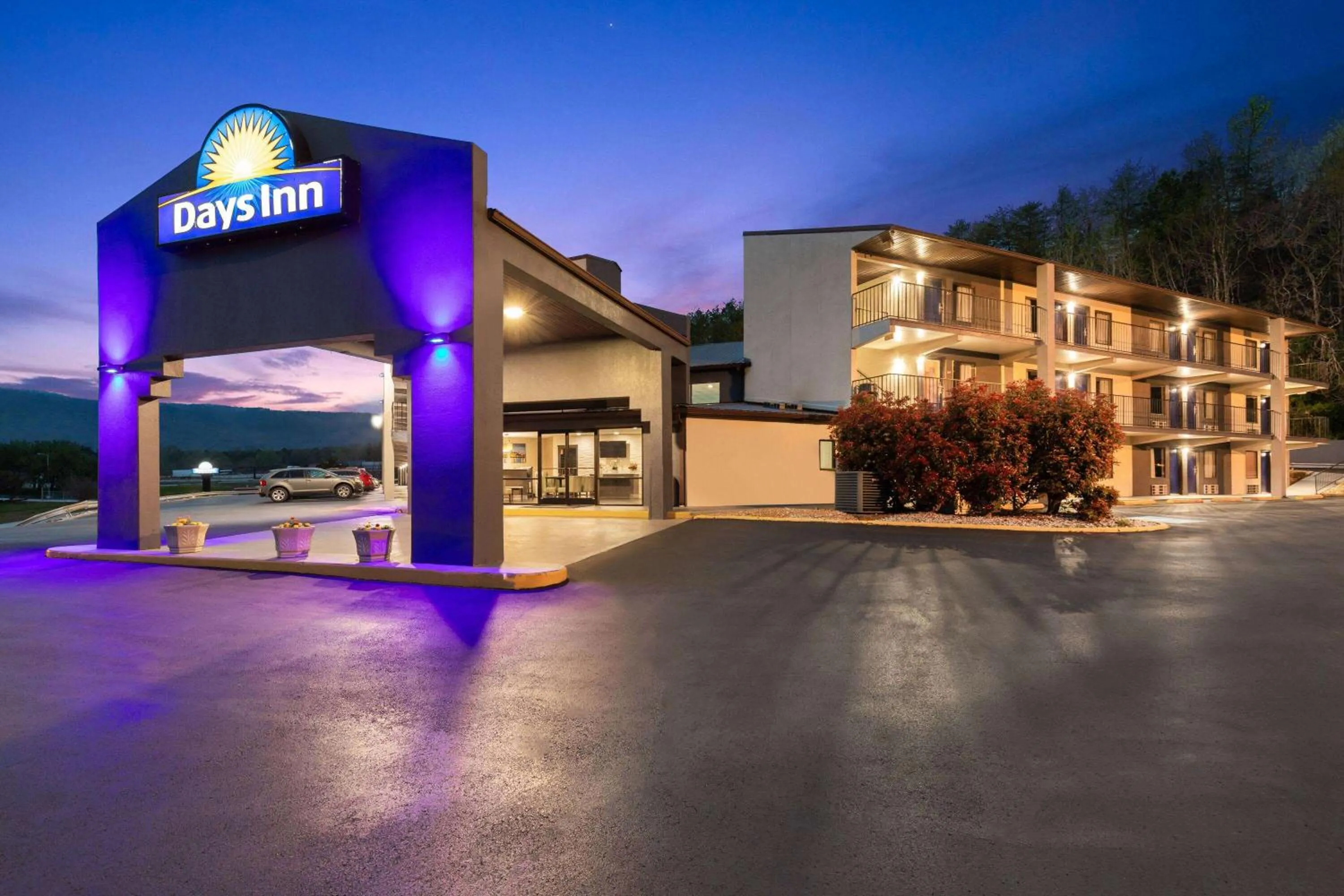 Property building in Days Inn by Wyndham Chattanooga Lookout Mountain West