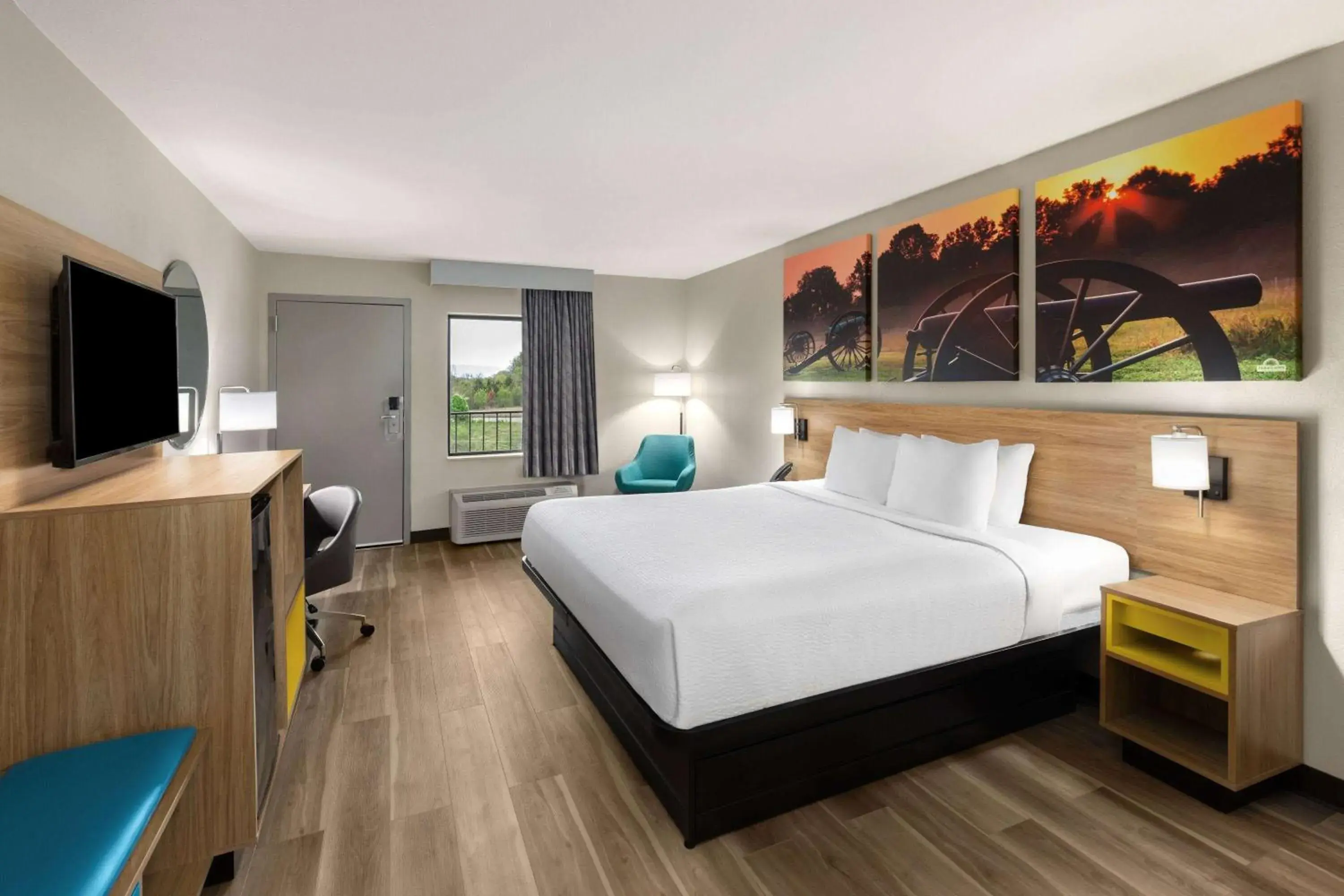 King Room - Non-Smoking in Days Inn by Wyndham Chattanooga Lookout Mountain West King Room - Non-Smoking in Days Inn by Wyndham Chattanooga Lookout Mountain West