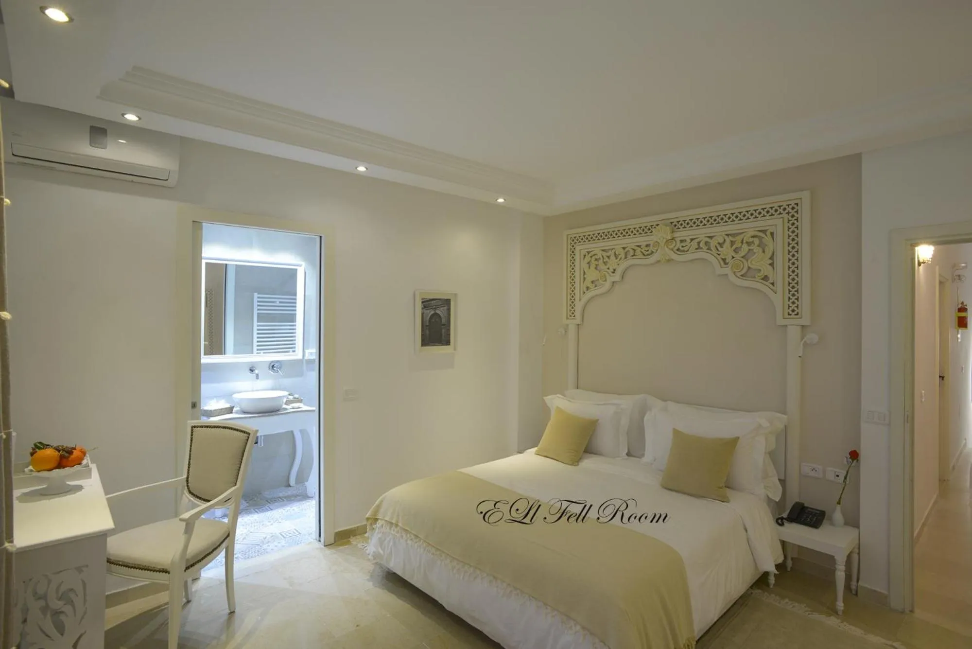 Photo of the whole room, Bed in Dar Corniche La Marsa (Adults Only)