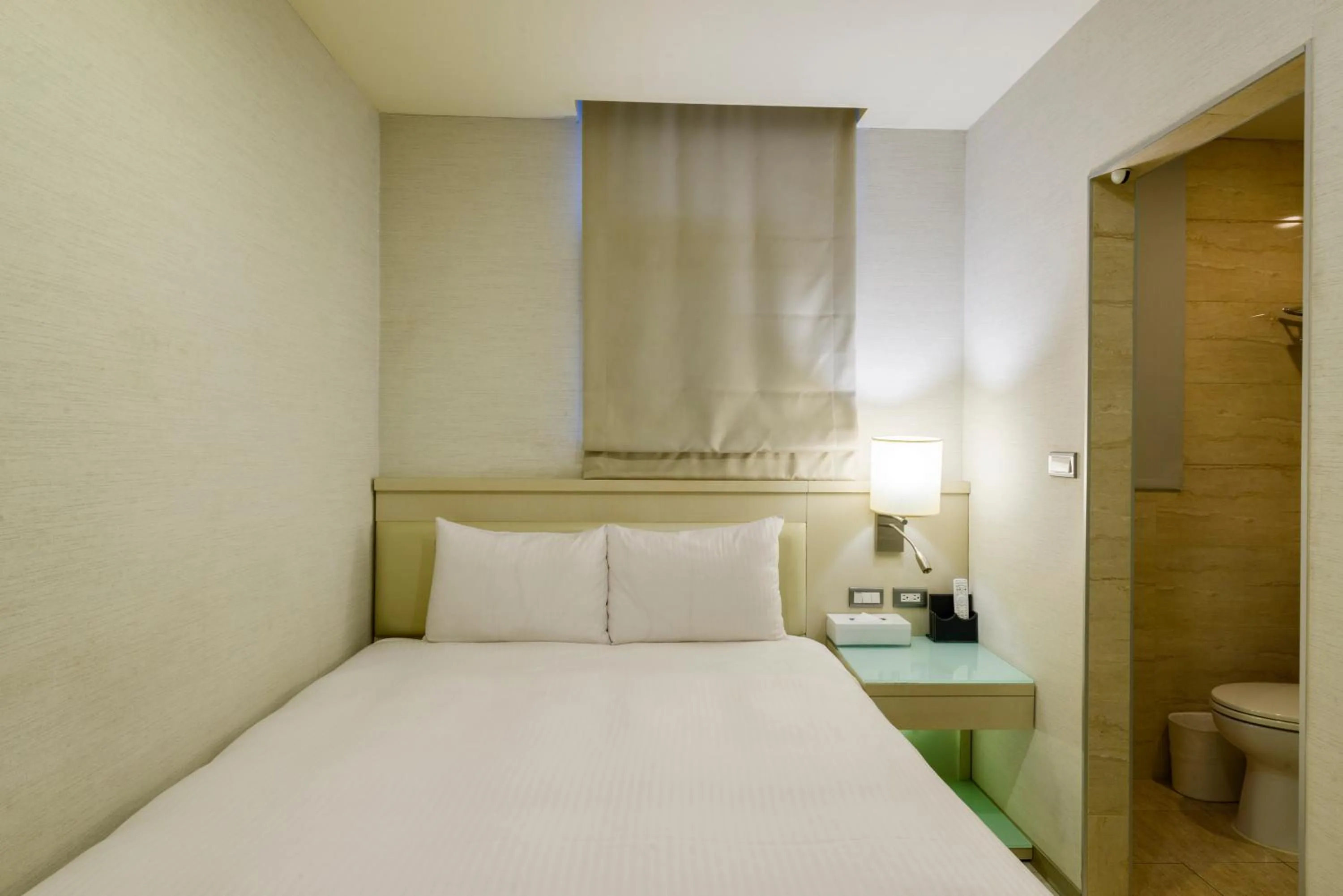 Bedroom, Bed in Shihlin Metro Home