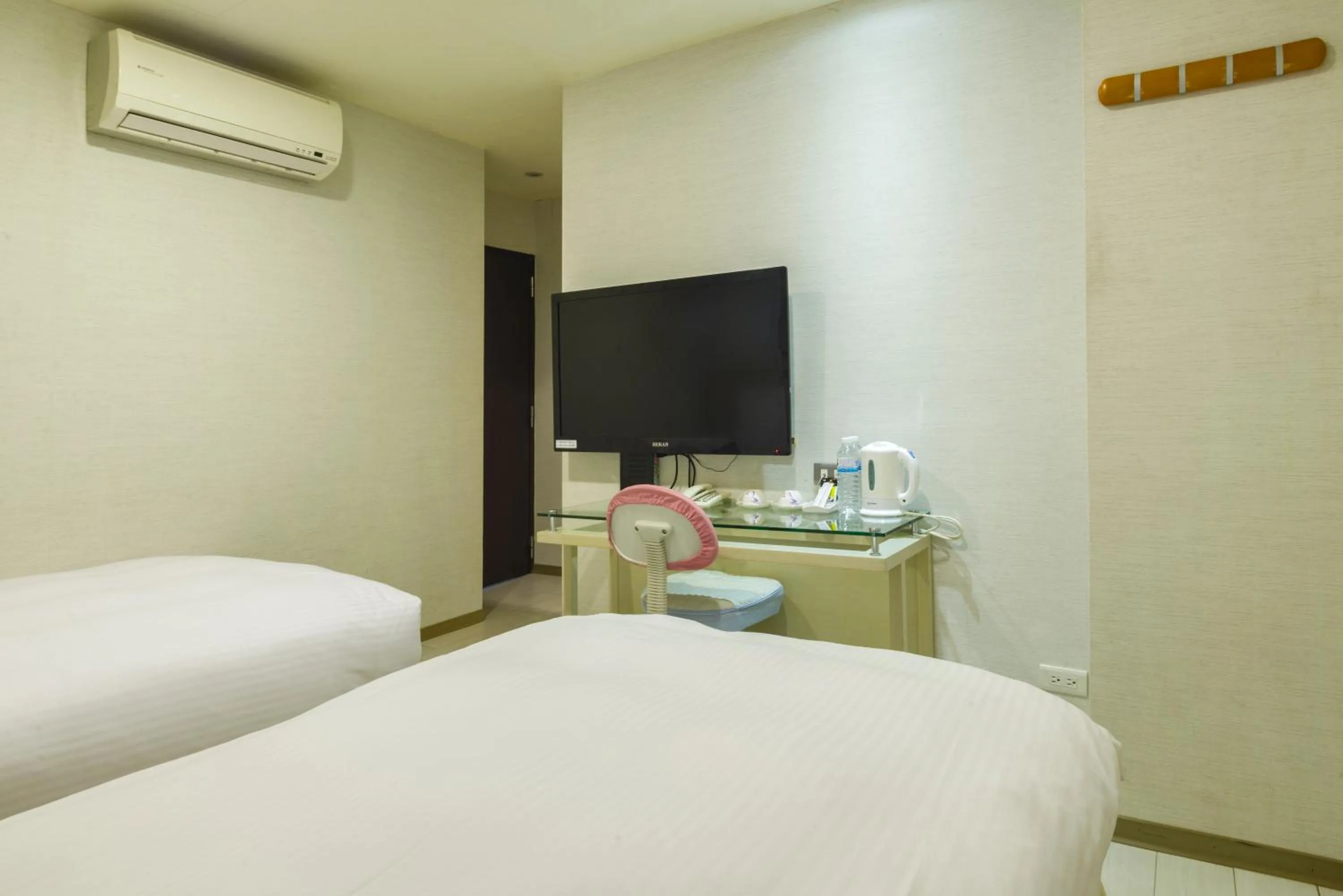 Bedroom, Bed in Shihlin Metro Home