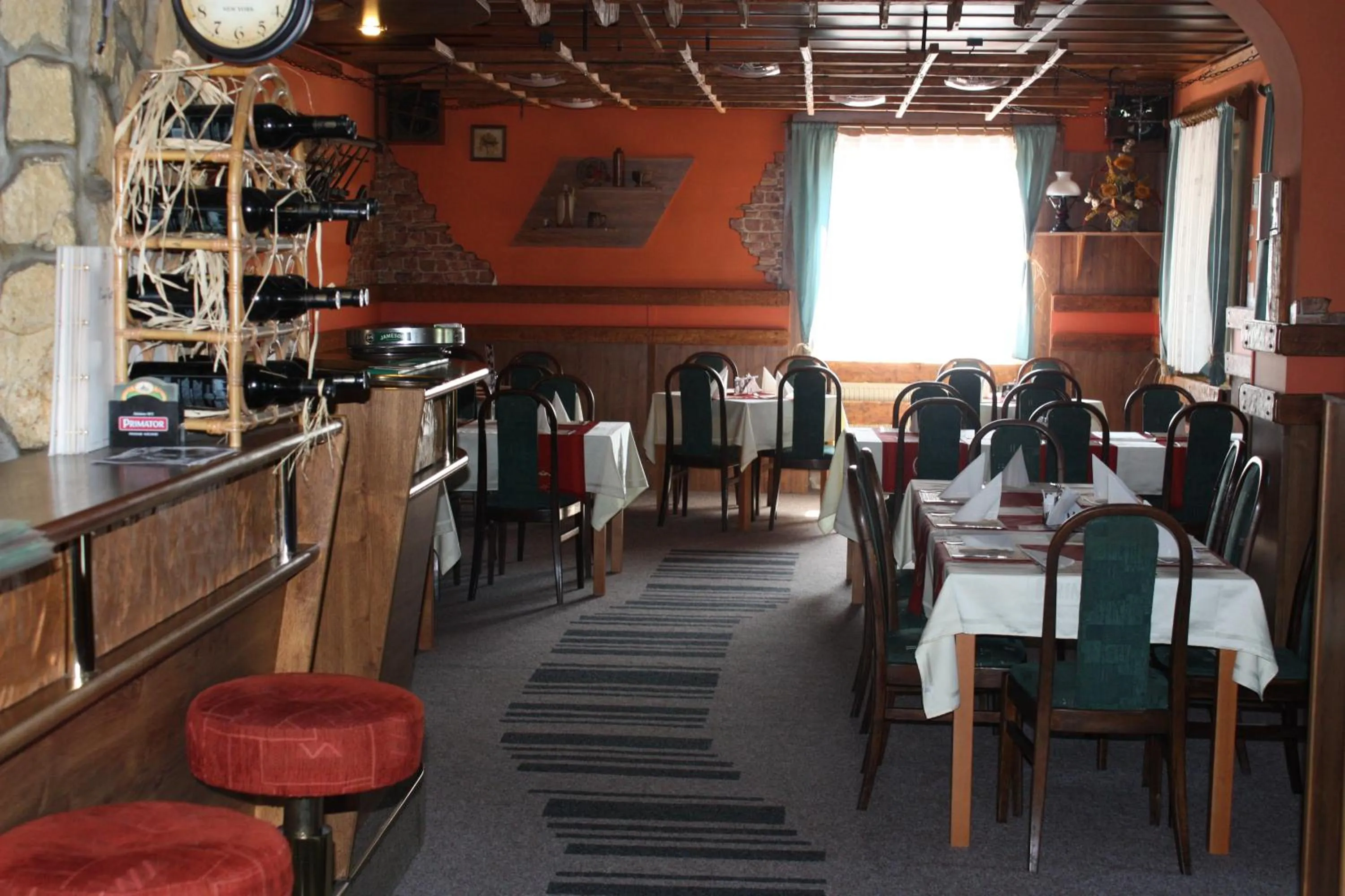 Restaurant/places to eat in Hotel Hynek