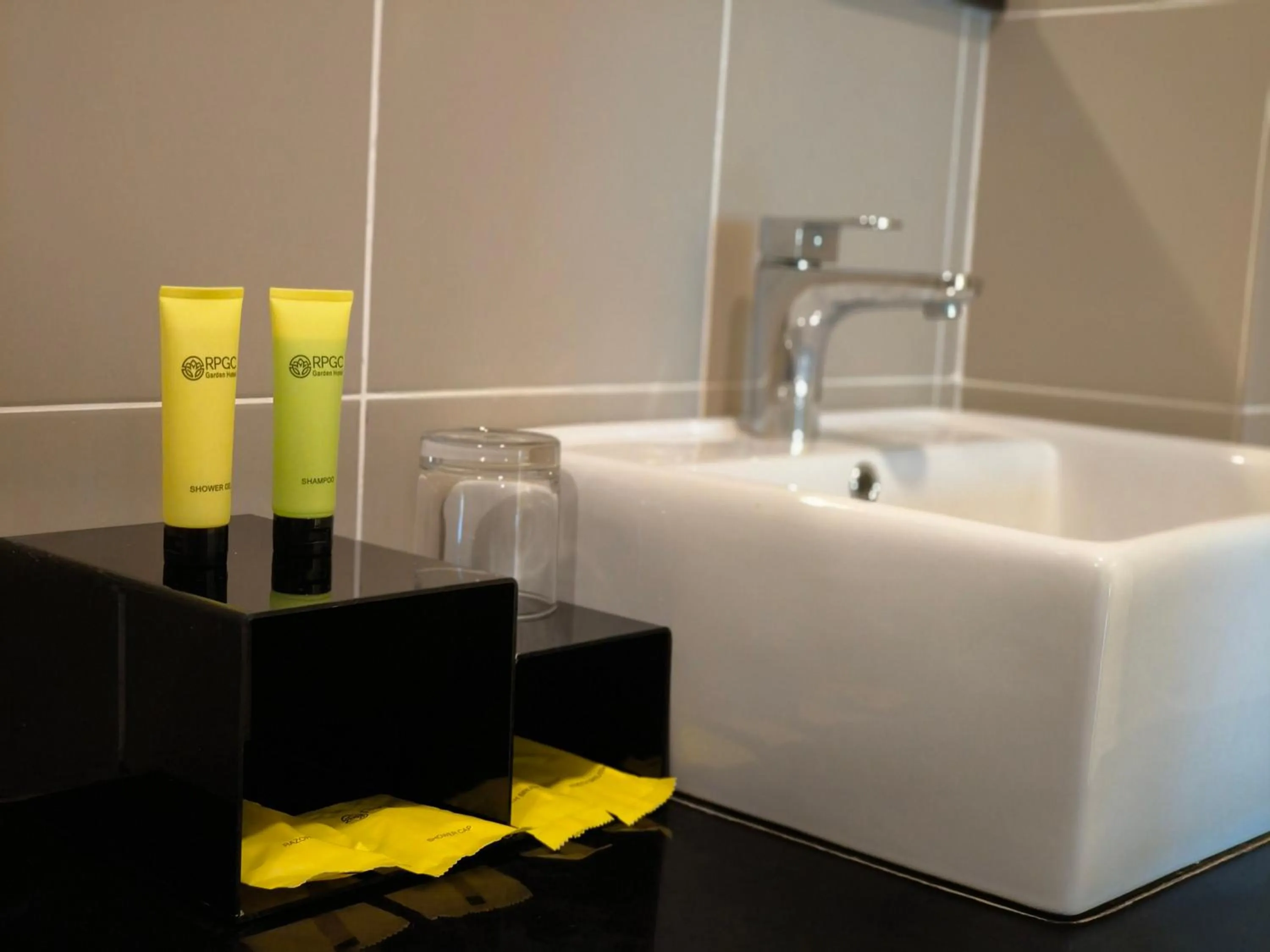 Bathroom in RPGC Garden Hotel