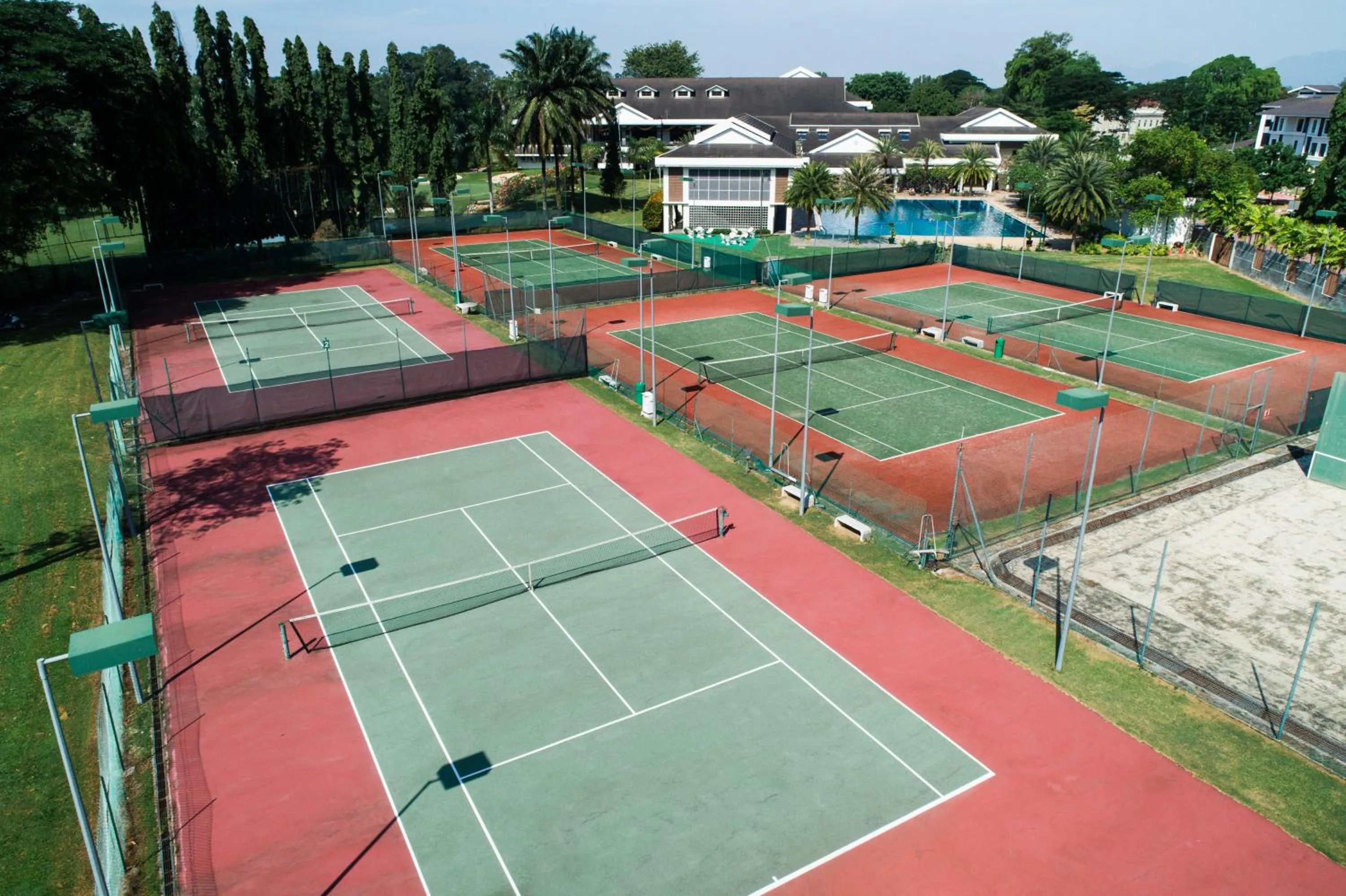 Tennis court in RPGC Garden Hotel