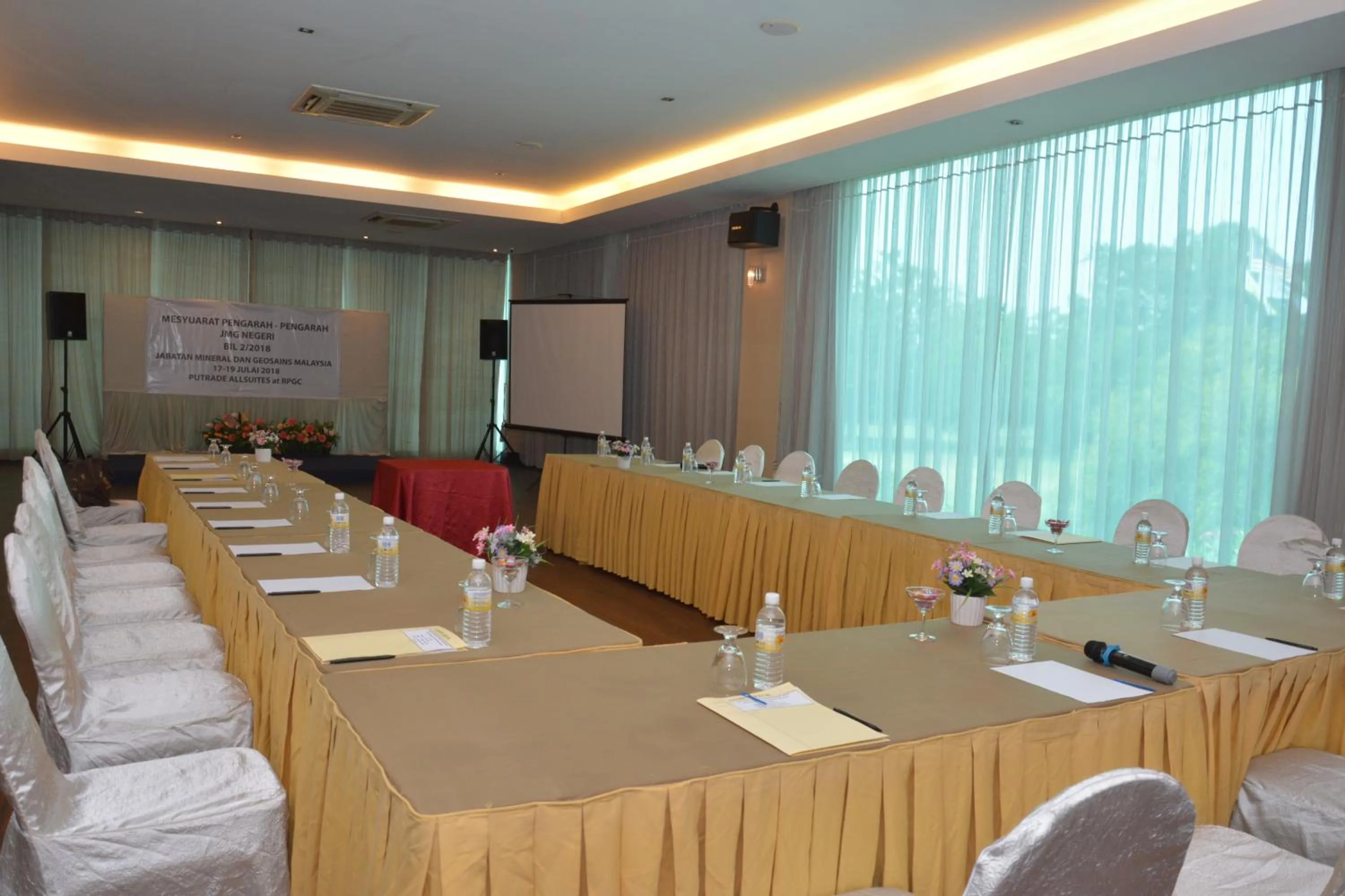 Meeting/conference room in RPGC Garden Hotel