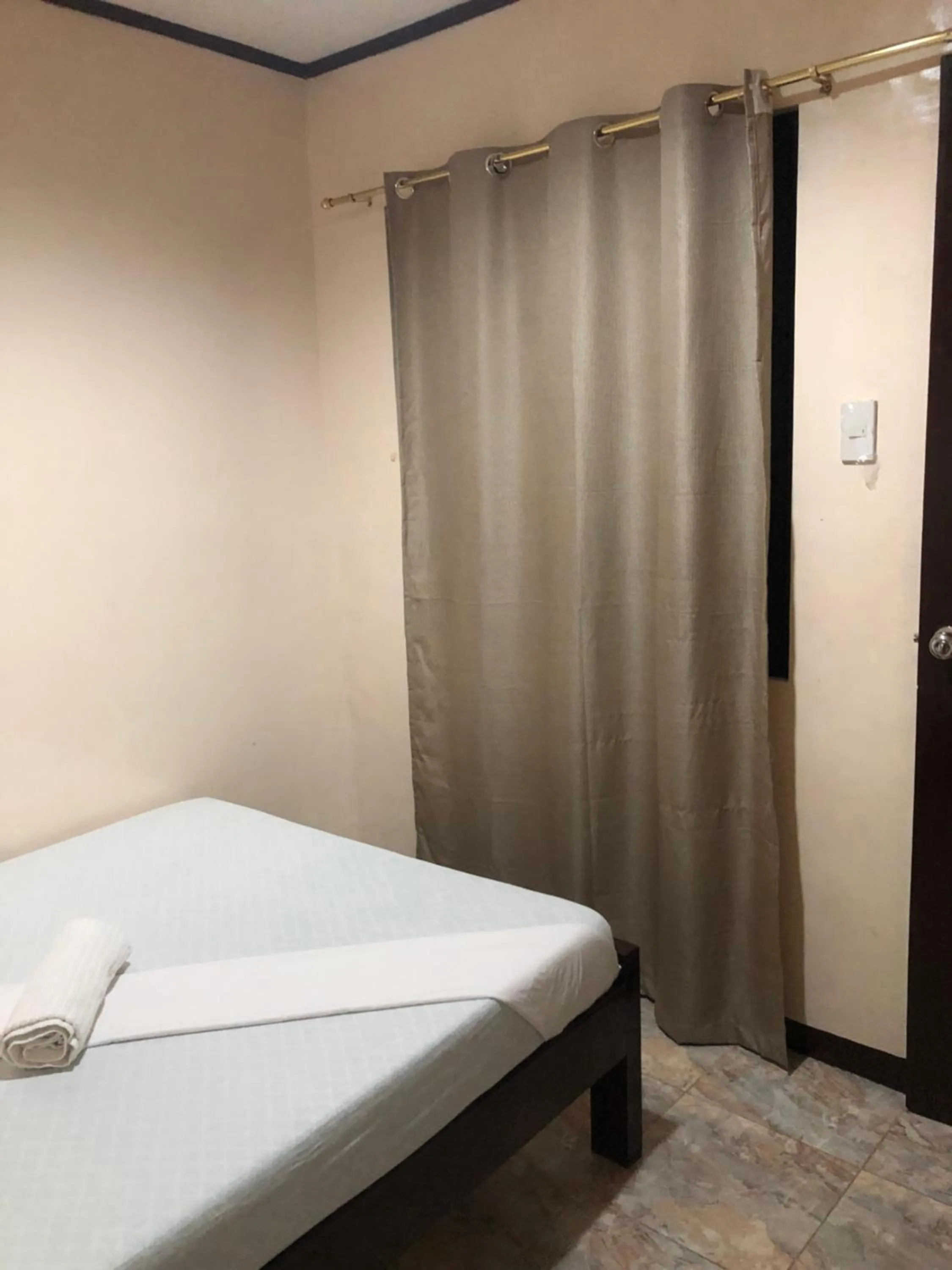 Bed in Edem Tourist Inn Malapascua