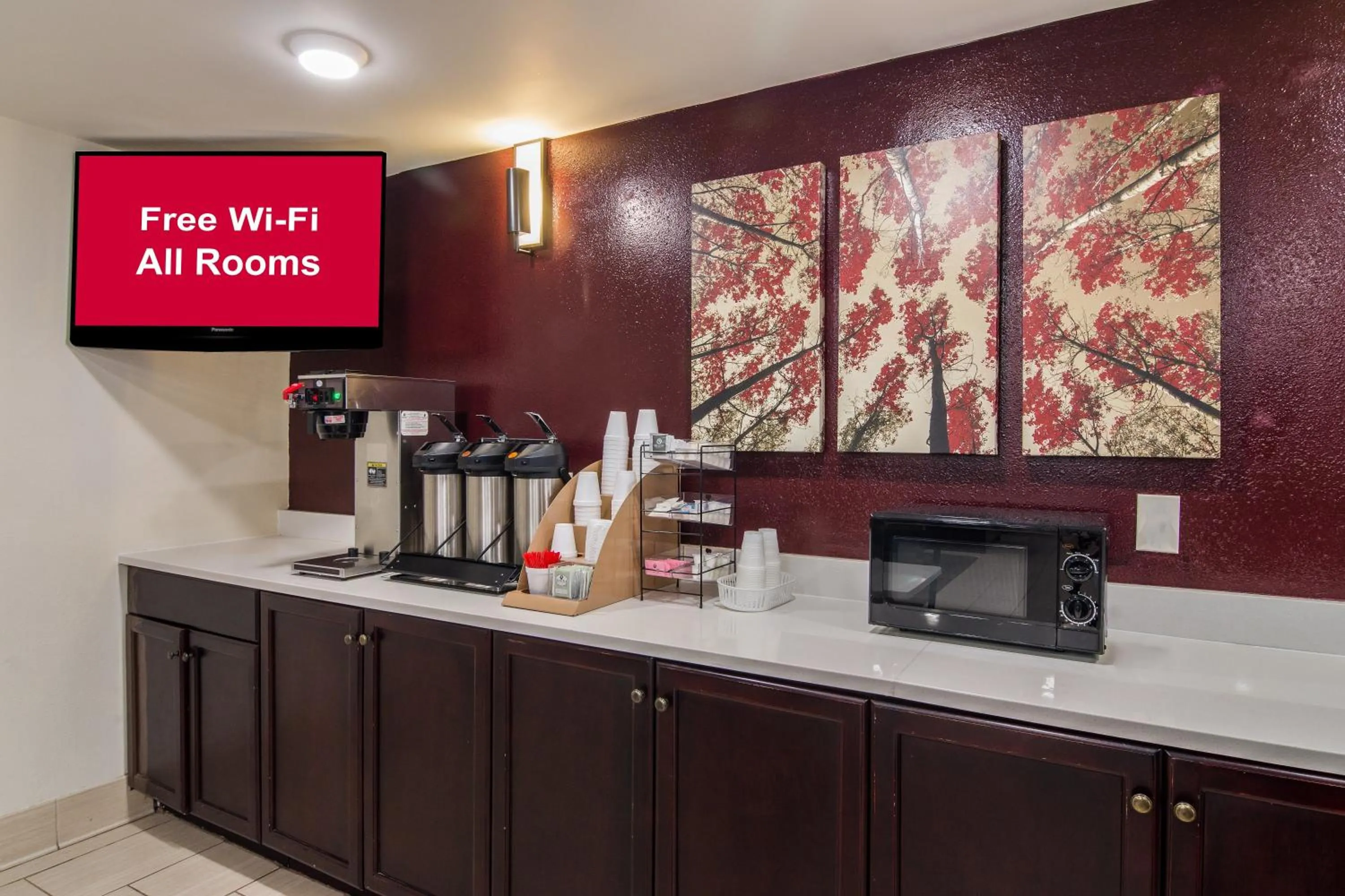 Breakfast in Red Roof Inn Chattanooga - Hamilton Place