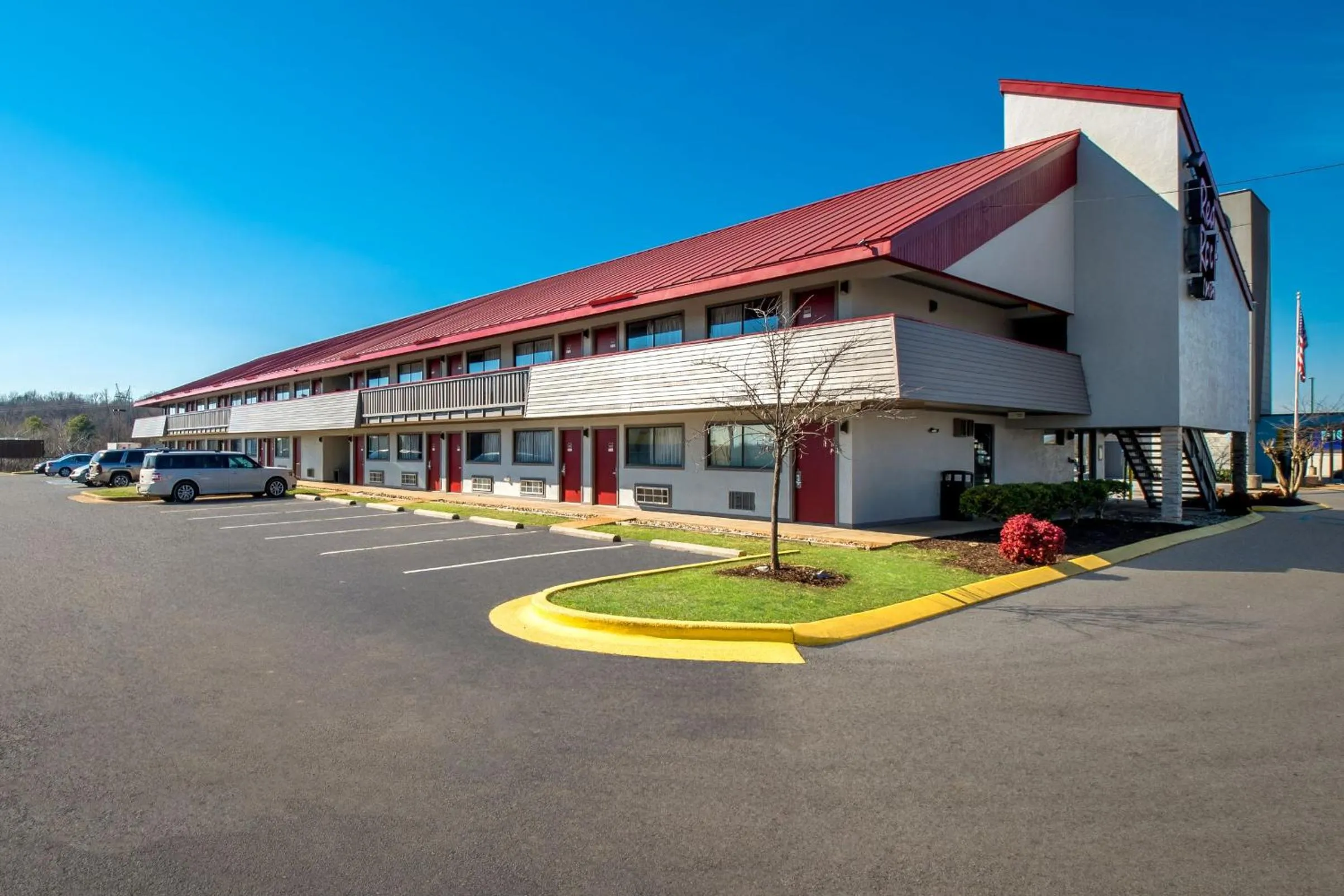 Property building in Red Roof Inn Chattanooga - Hamilton Place