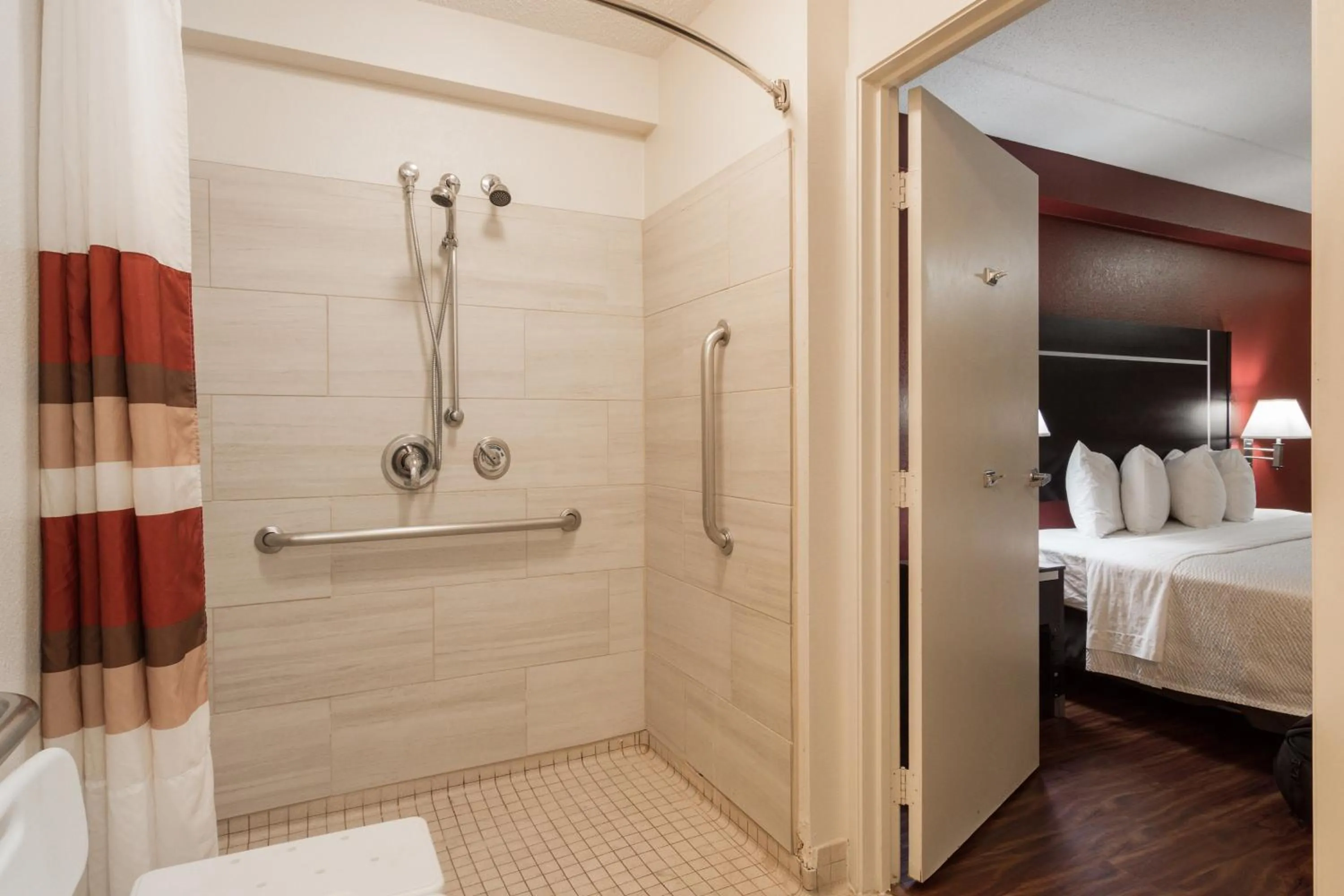 Other, Bed in Red Roof Inn Chattanooga - Hamilton Place