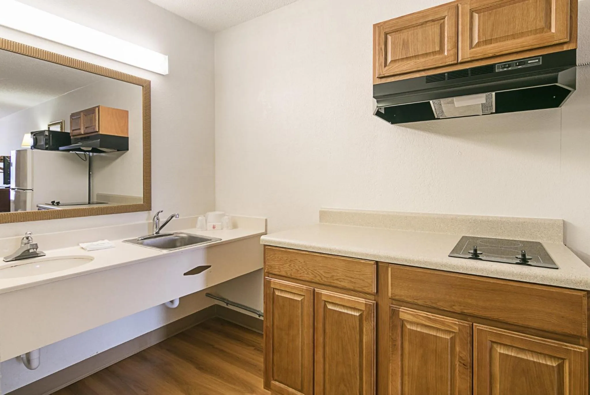 Kitchen or kitchenette in Red Roof Inn Forsyth