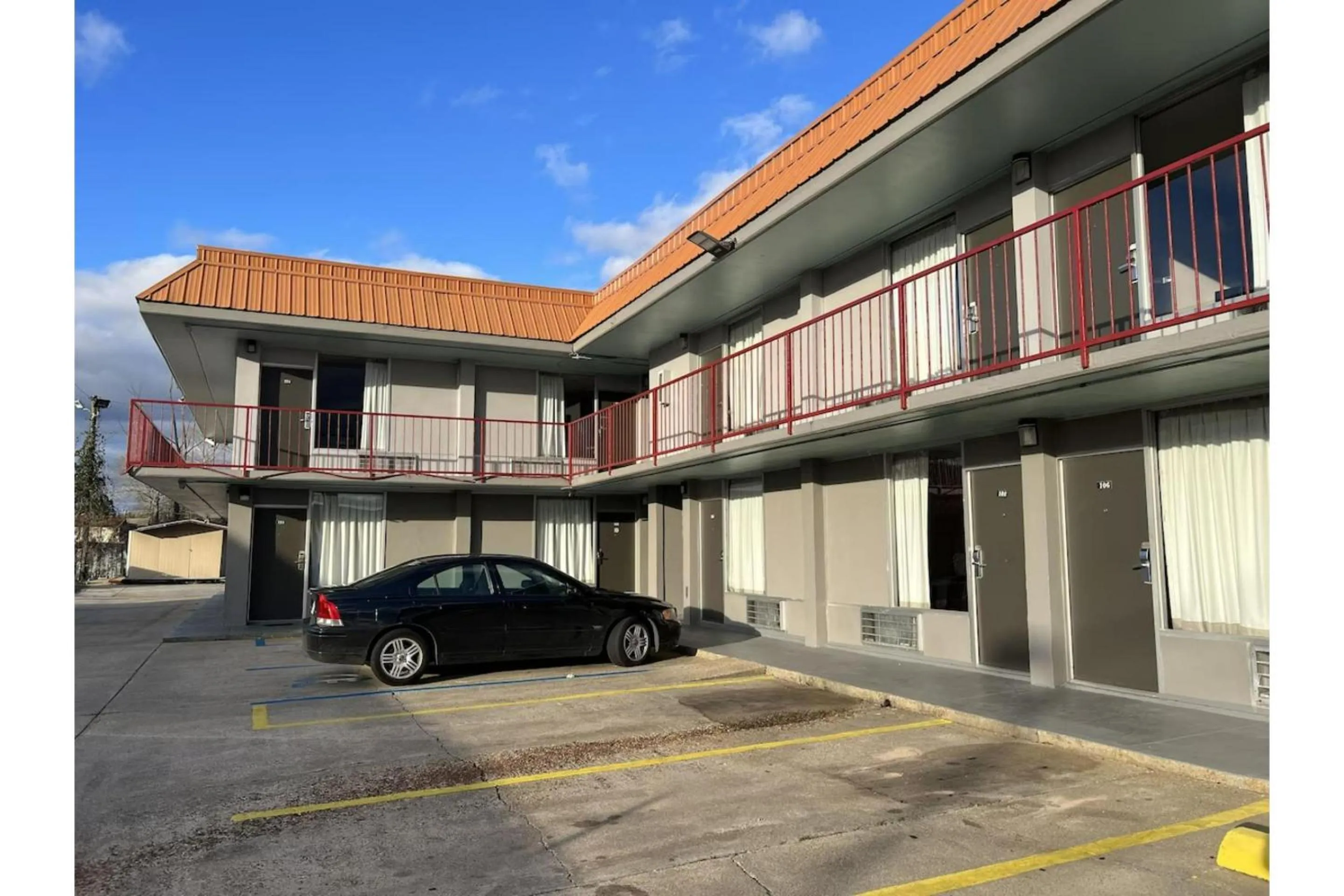 Parking in Western Motel By OYO Hattiesburg