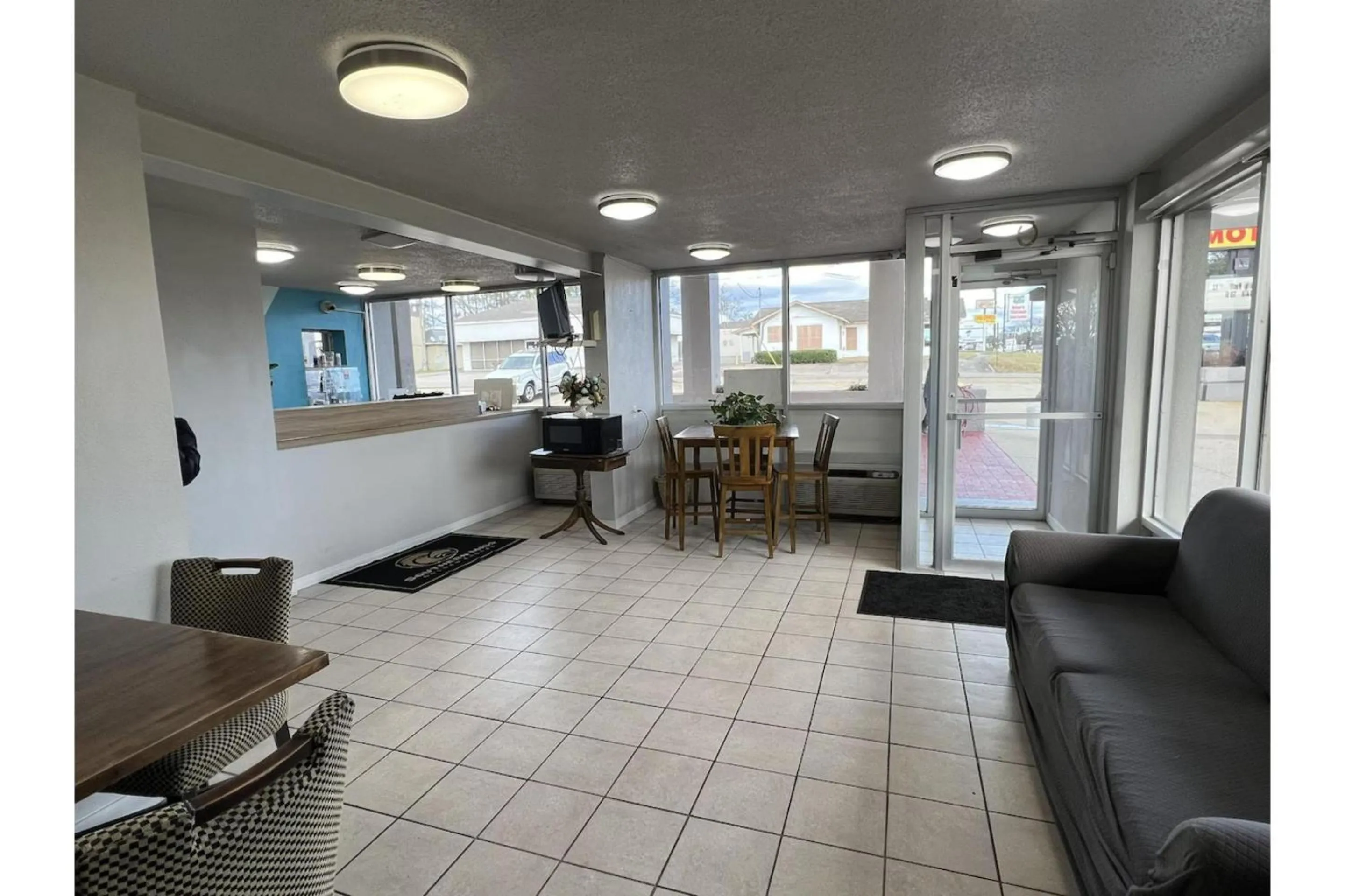 Area and facilities in Western Motel By OYO Hattiesburg