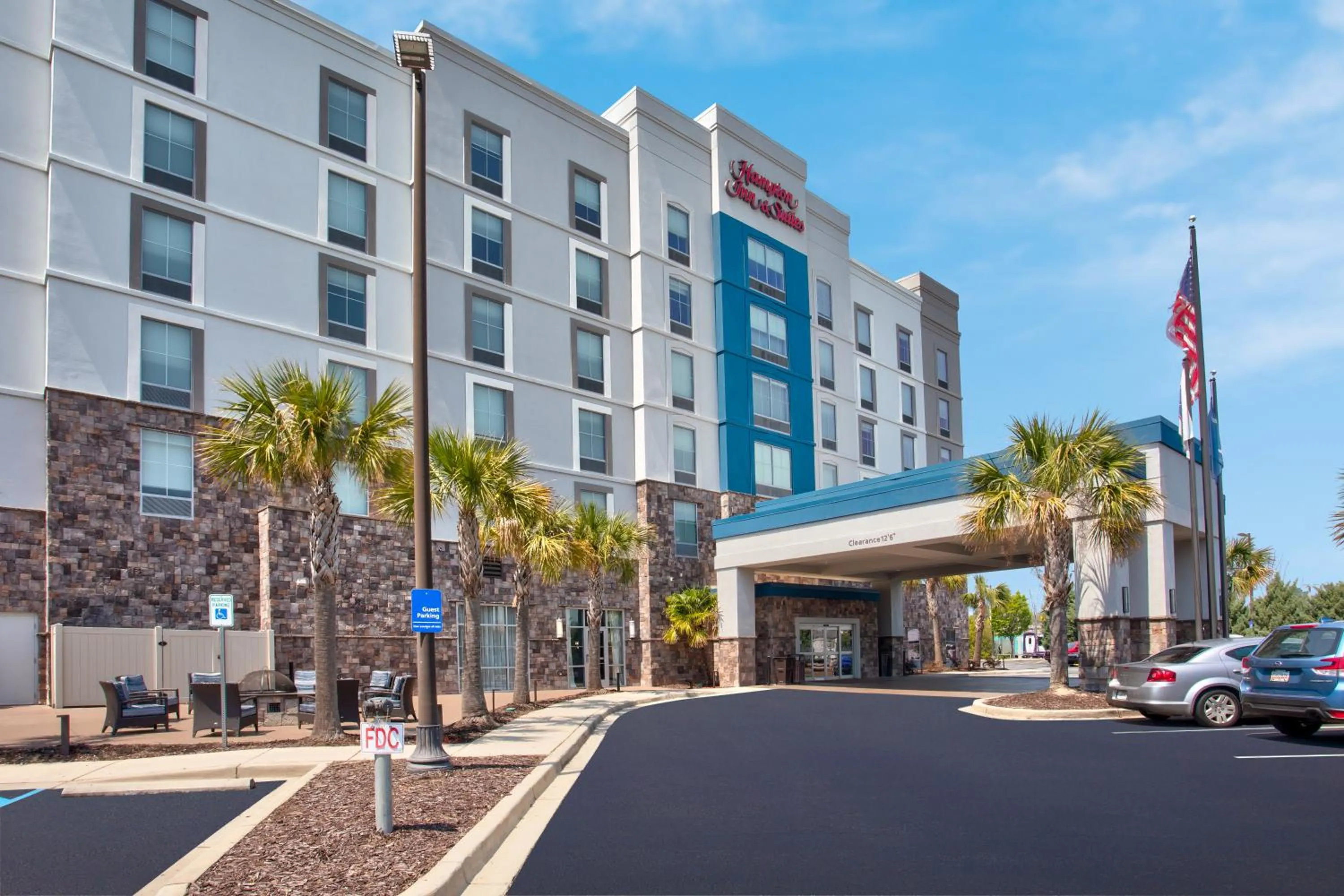 Property building in Hampton Inn & Suites Columbia/Southeast-Fort Jackson