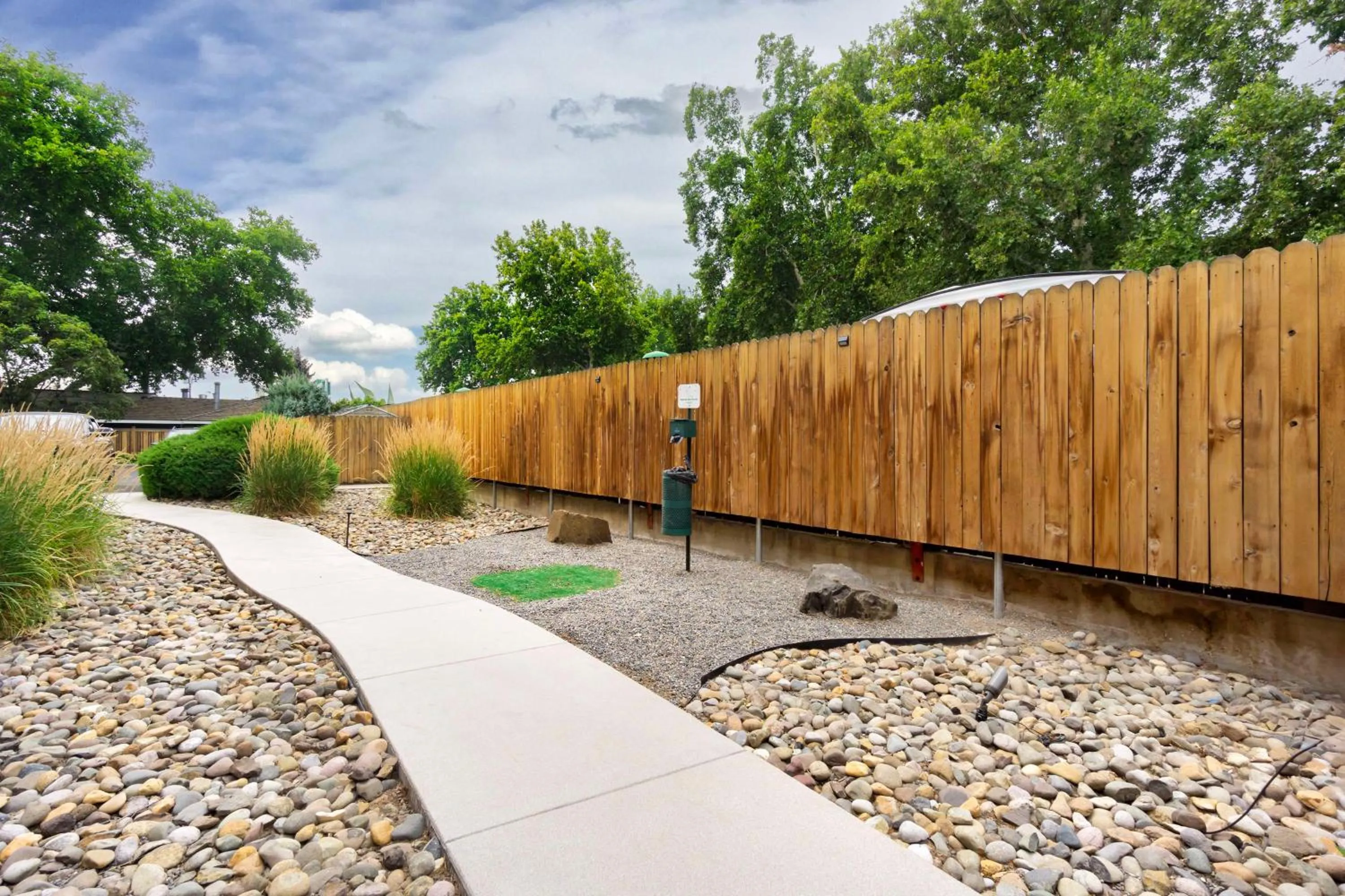 Property building in Best Western Plus Yakima Hotel