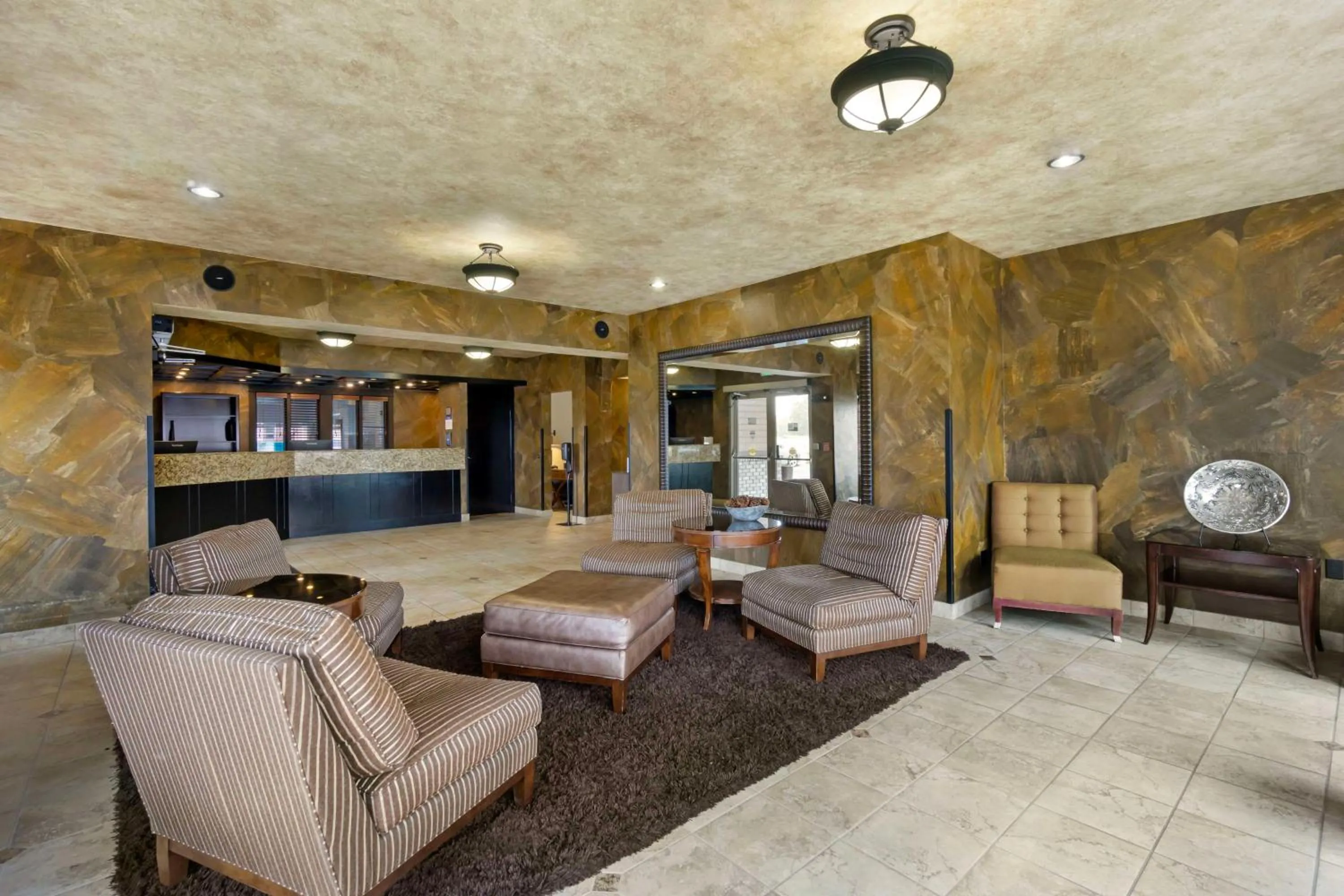 Lobby or reception in Best Western Plus Yakima Hotel