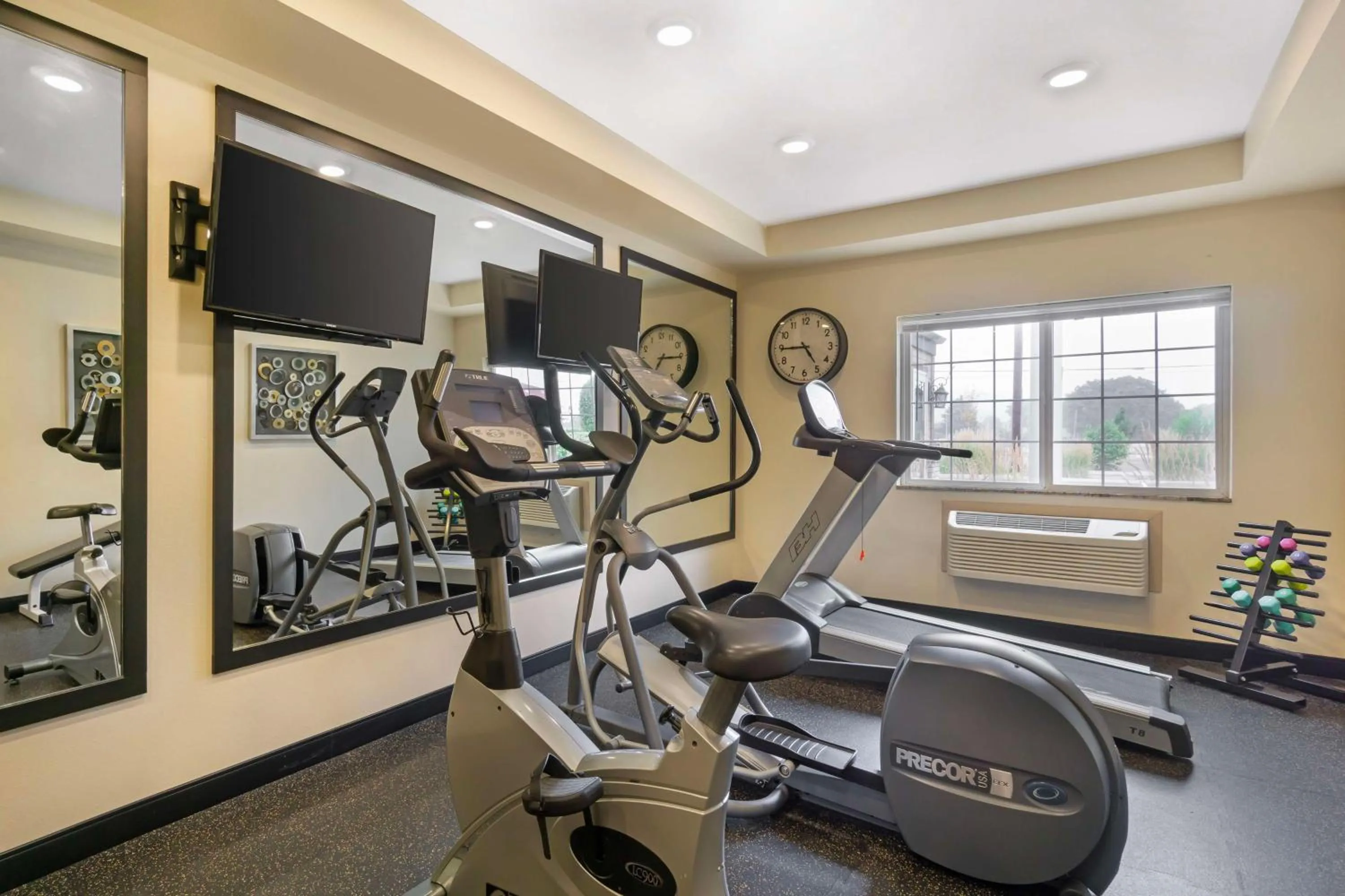 Fitness centre/facilities in Best Western Plus Yakima Hotel