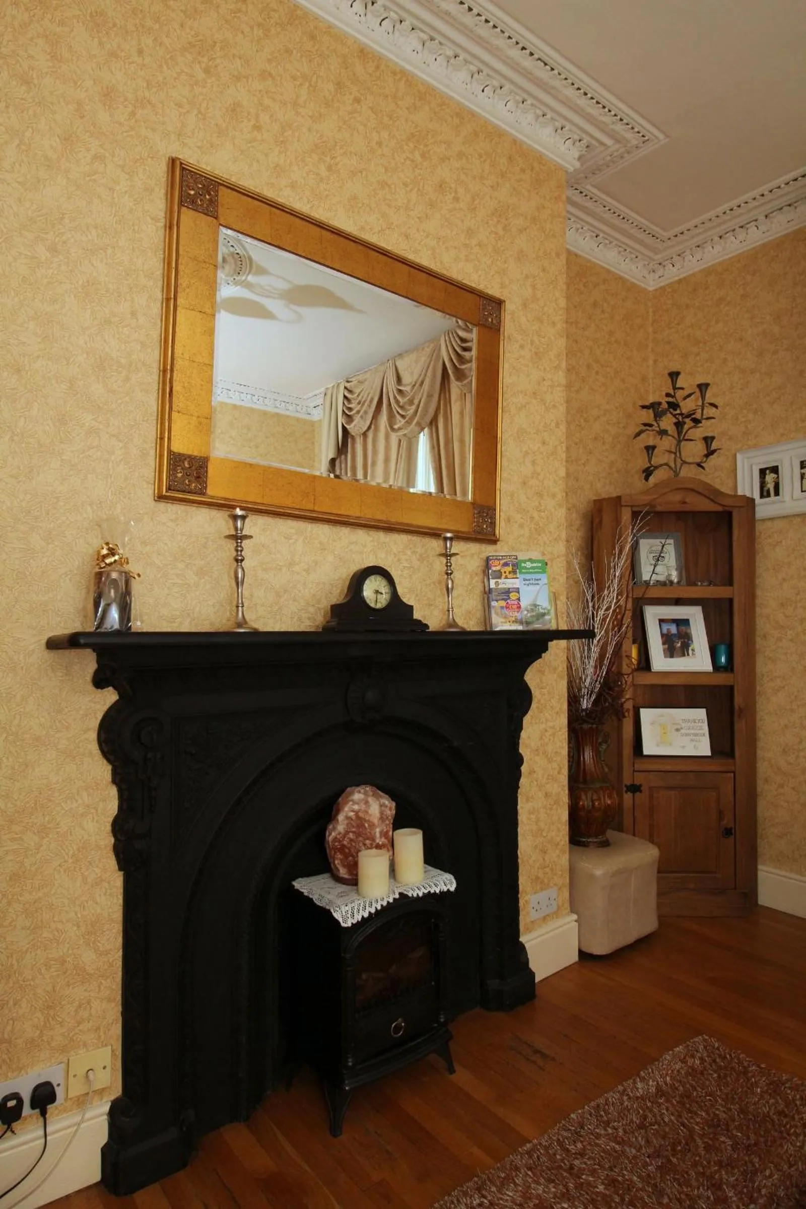 Communal lounge/ TV room in Donnybrook Hall