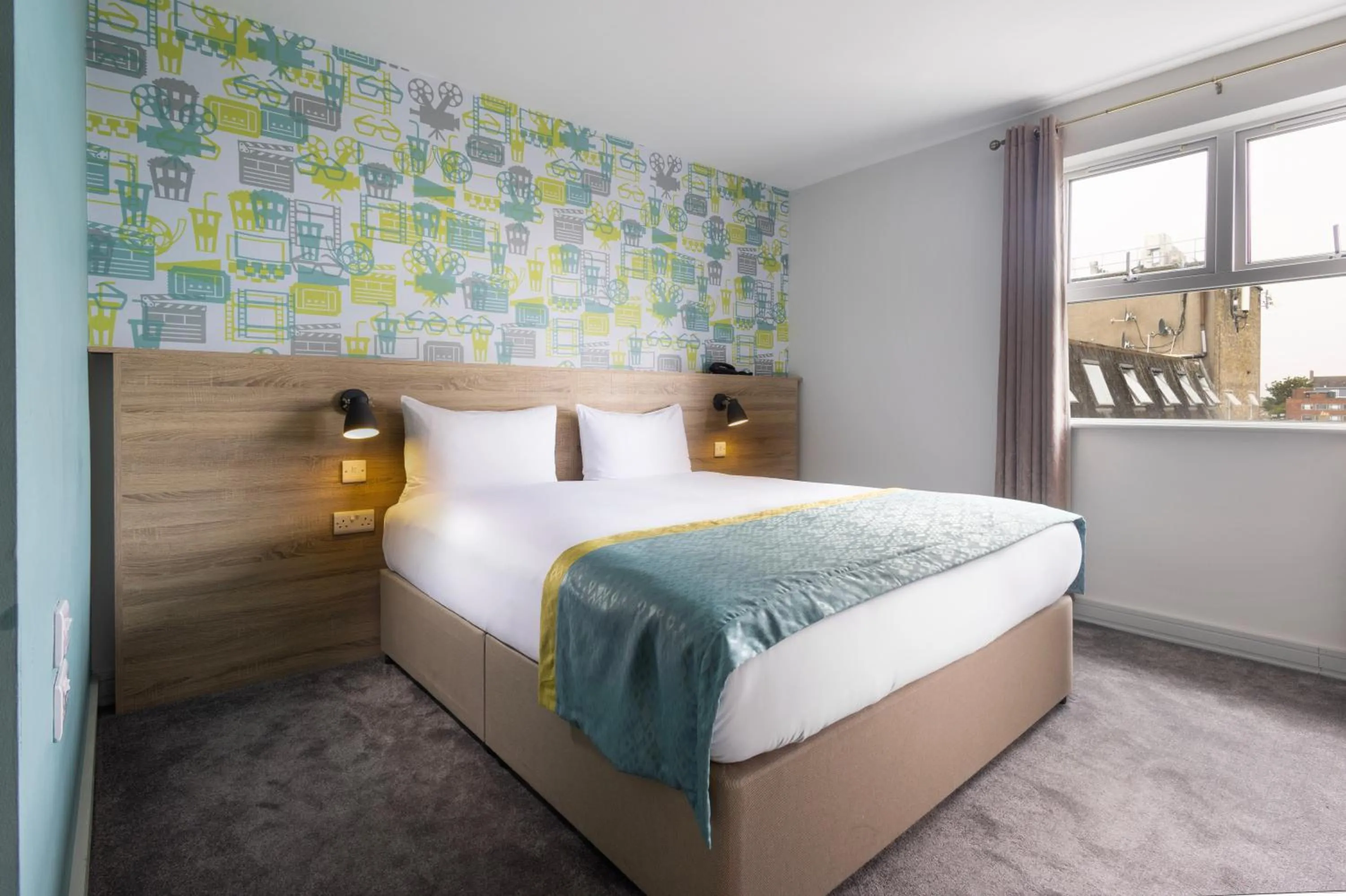 Bed in The Camden Street Hotel