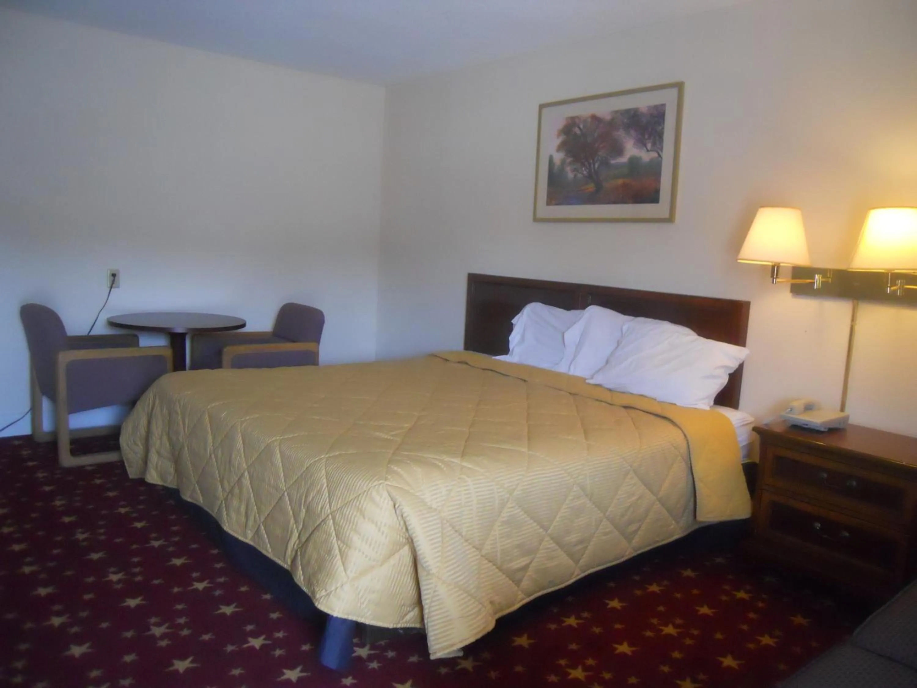 Seating area in Cascades Motel - Chattanooga