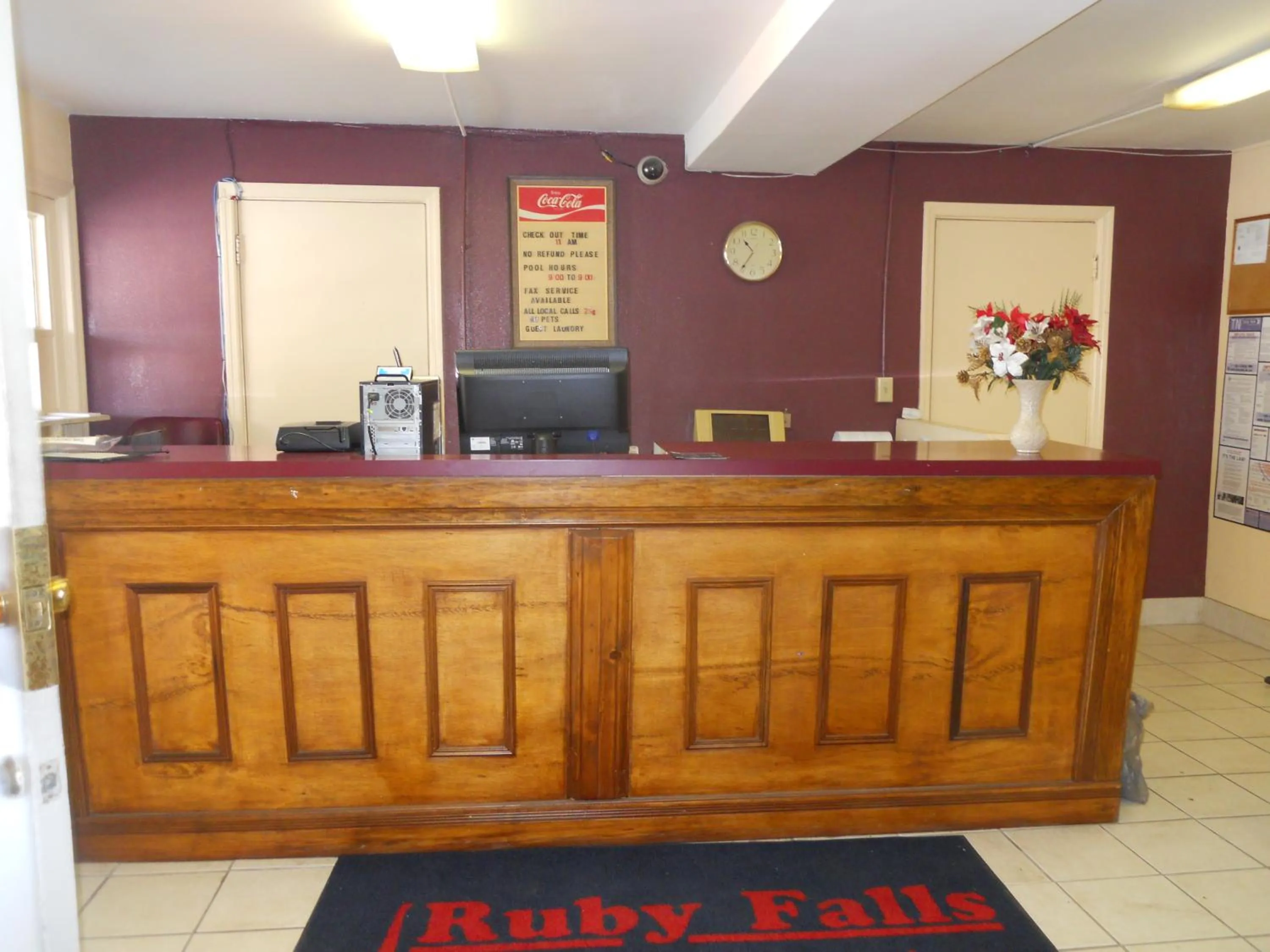 Lobby or reception in Cascades Motel - Chattanooga