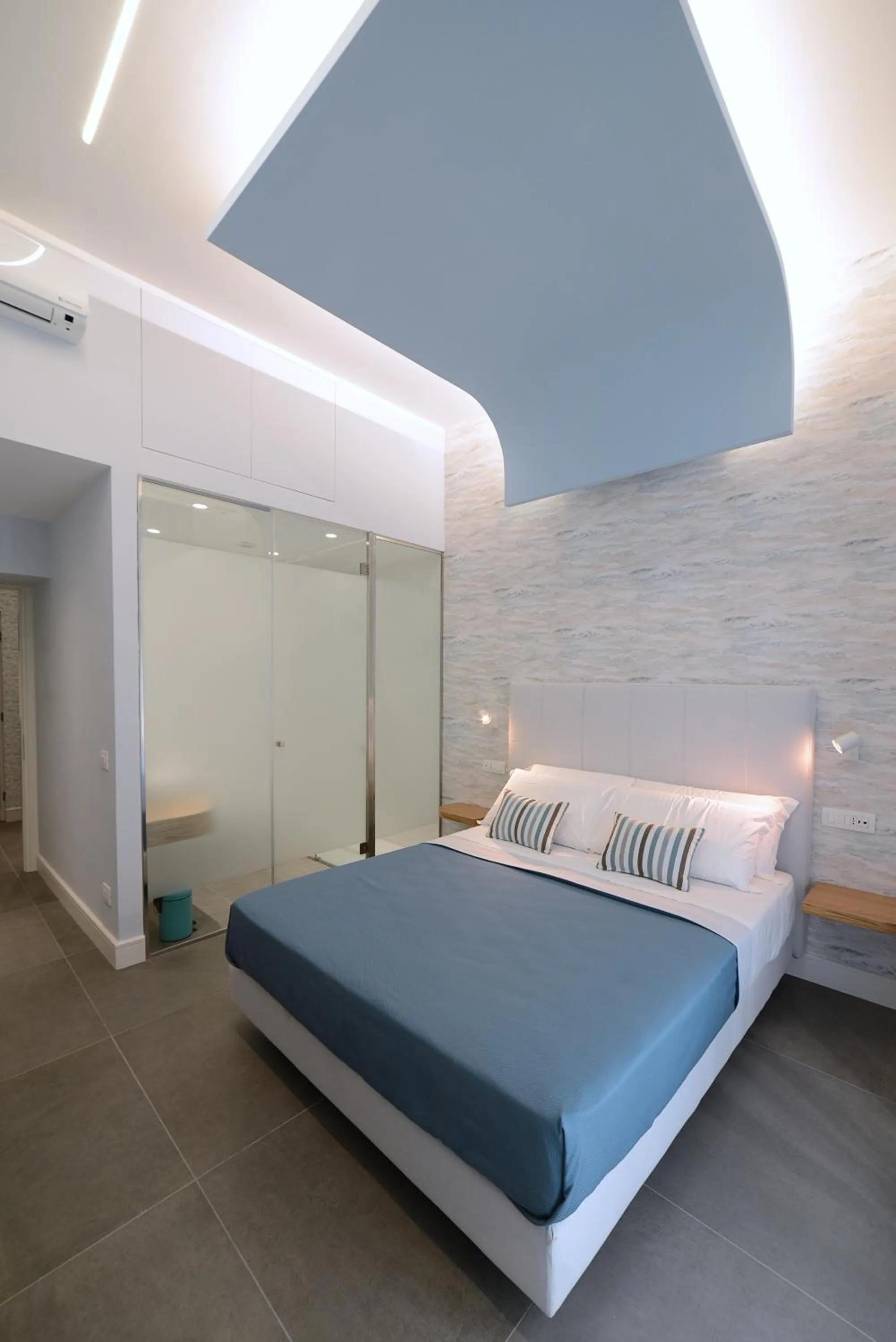 Bathroom, Bed in In Centro B&B