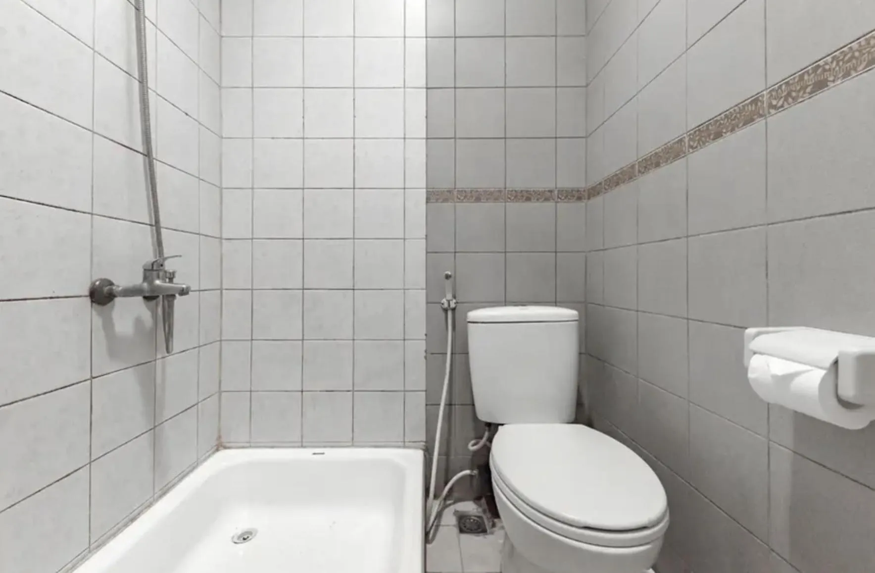 Bathroom in RedDoorz near UPI Setiabudi 2