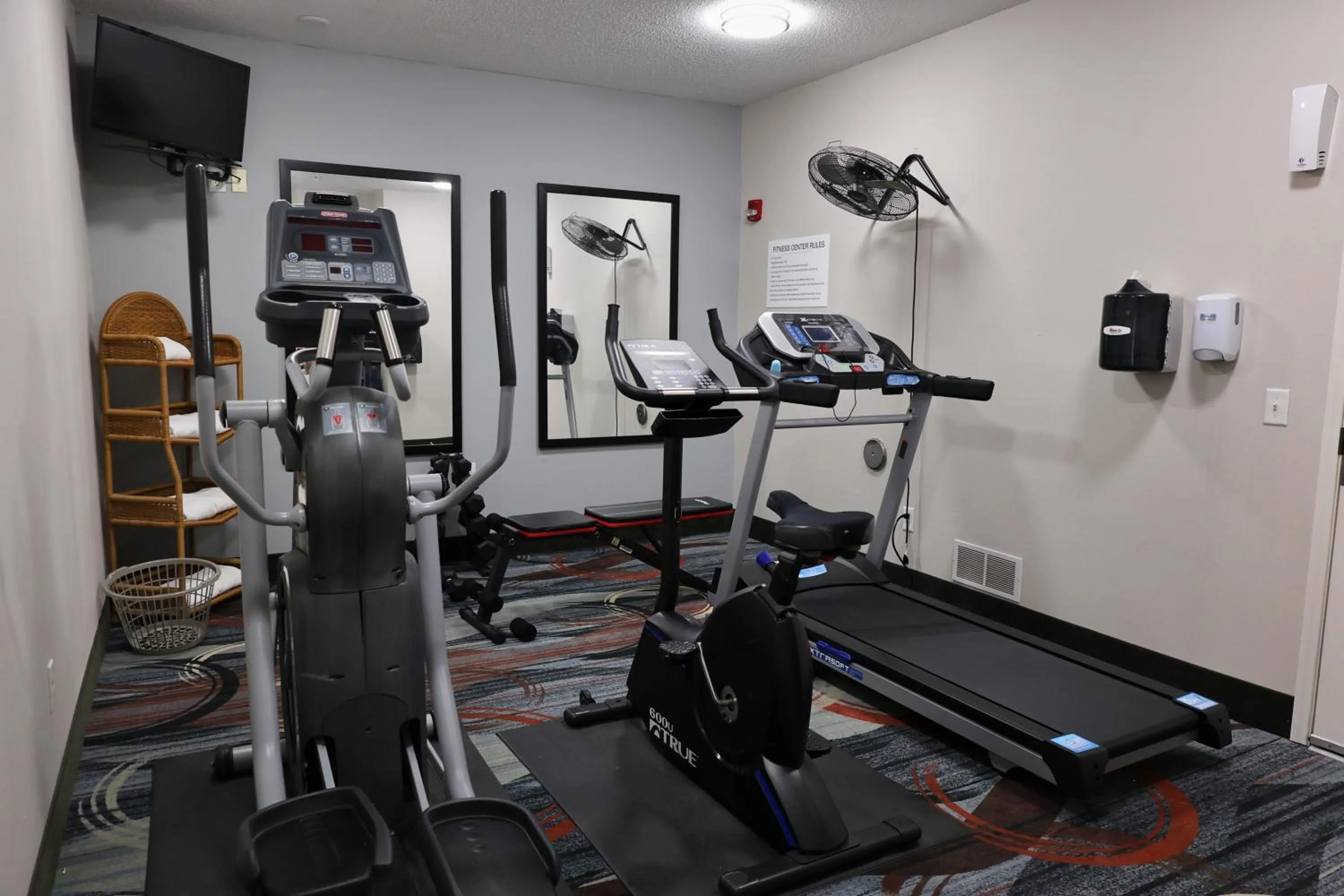 Fitness centre/facilities in MainStay Suites Madison Airport