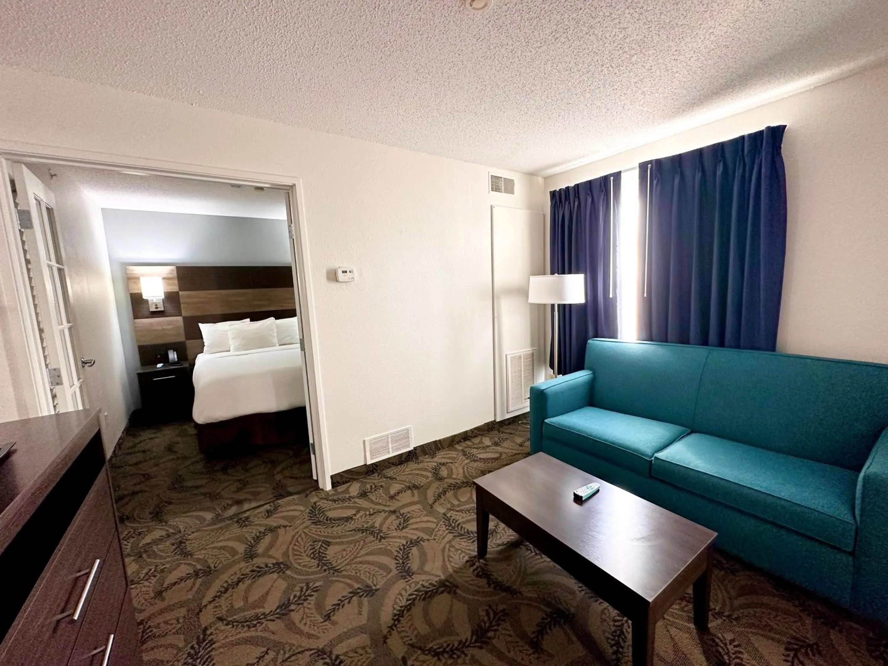 Bed in MainStay Suites Madison Airport