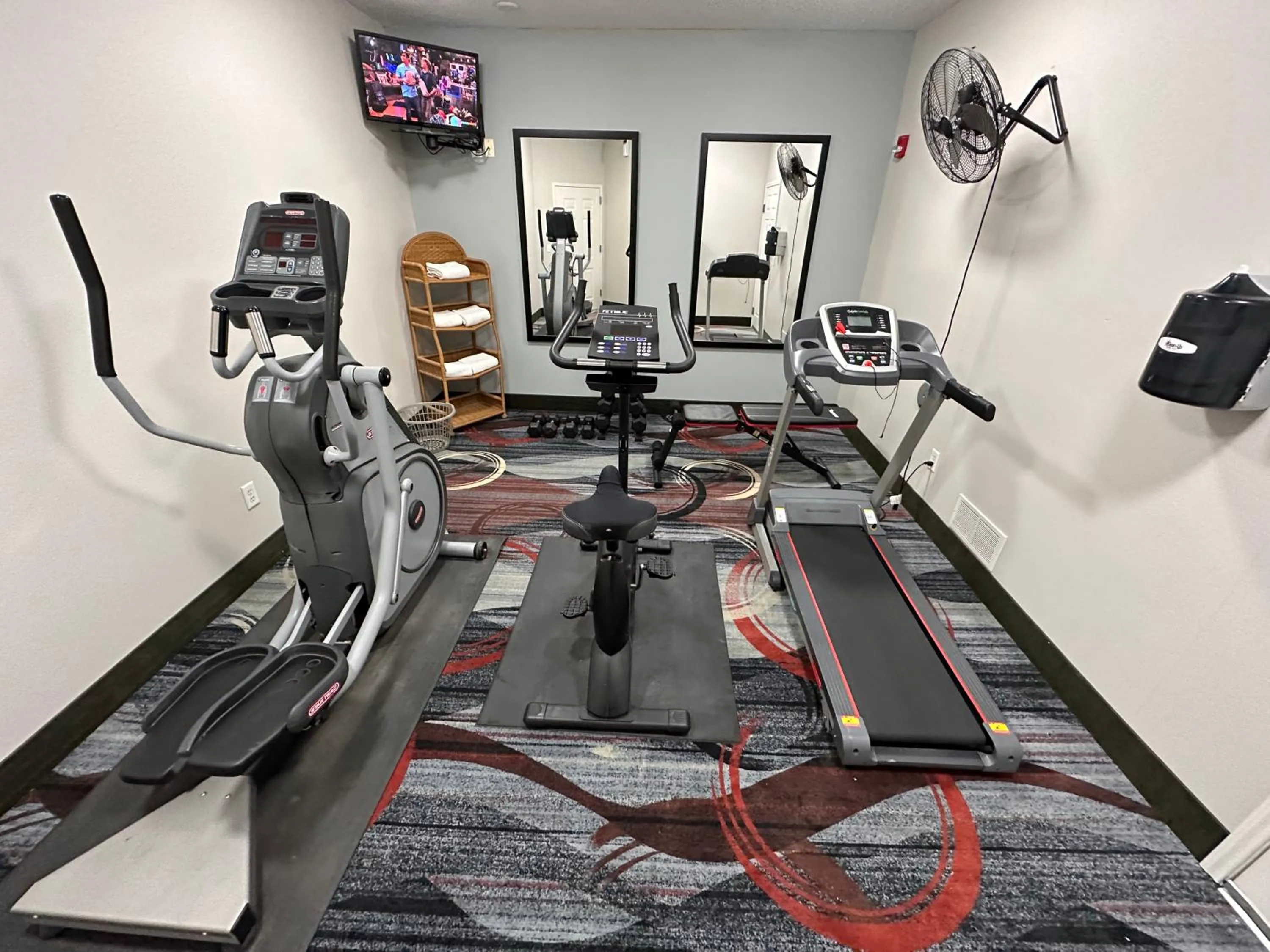 Fitness centre/facilities in MainStay Suites Madison Airport