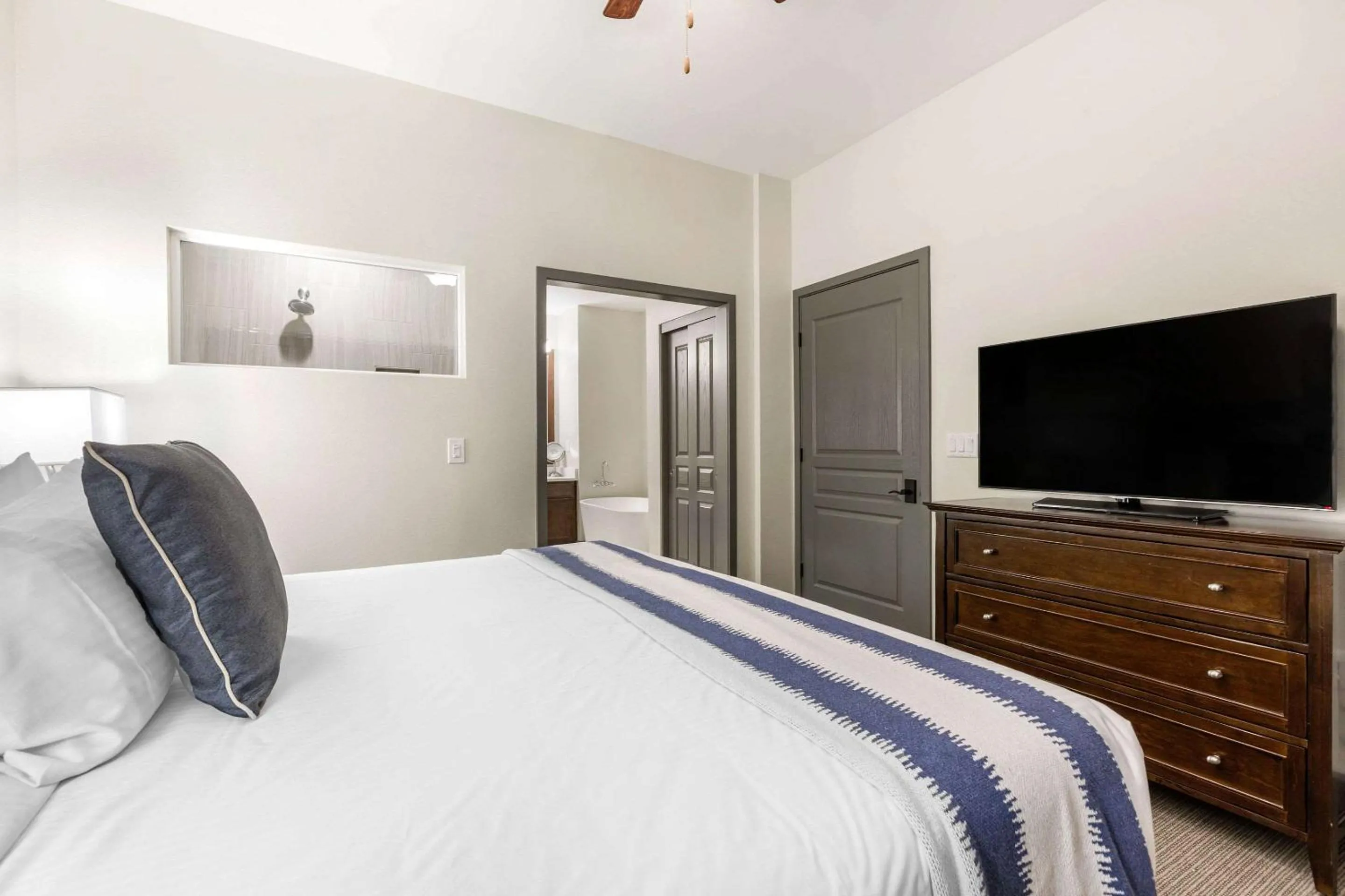 Bedroom, Bed in Bluegreen Vacations Big Bear Village, an Ascend Collection Resort
