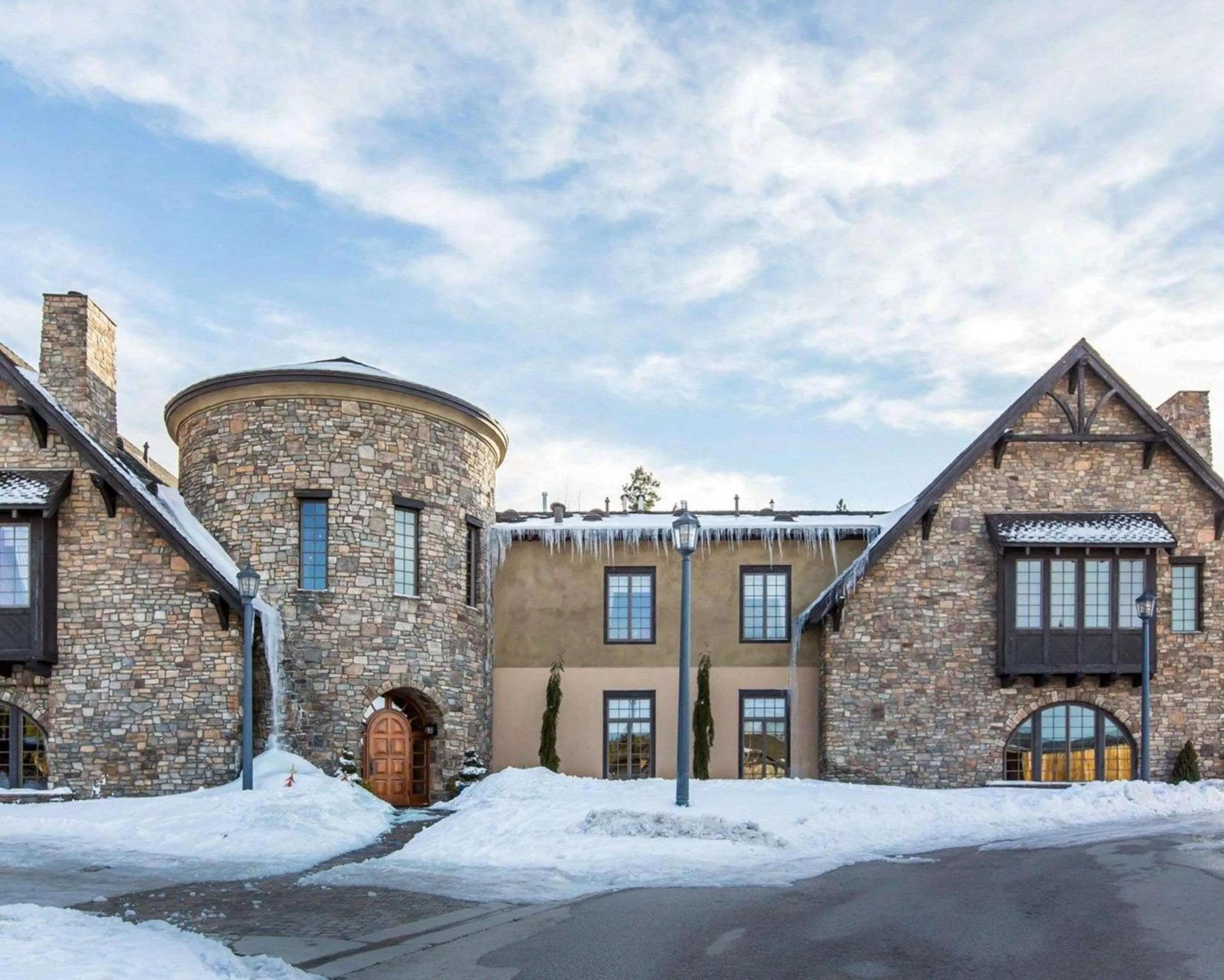 Property building in Bluegreen Vacations Big Bear Village, an Ascend Collection Resort