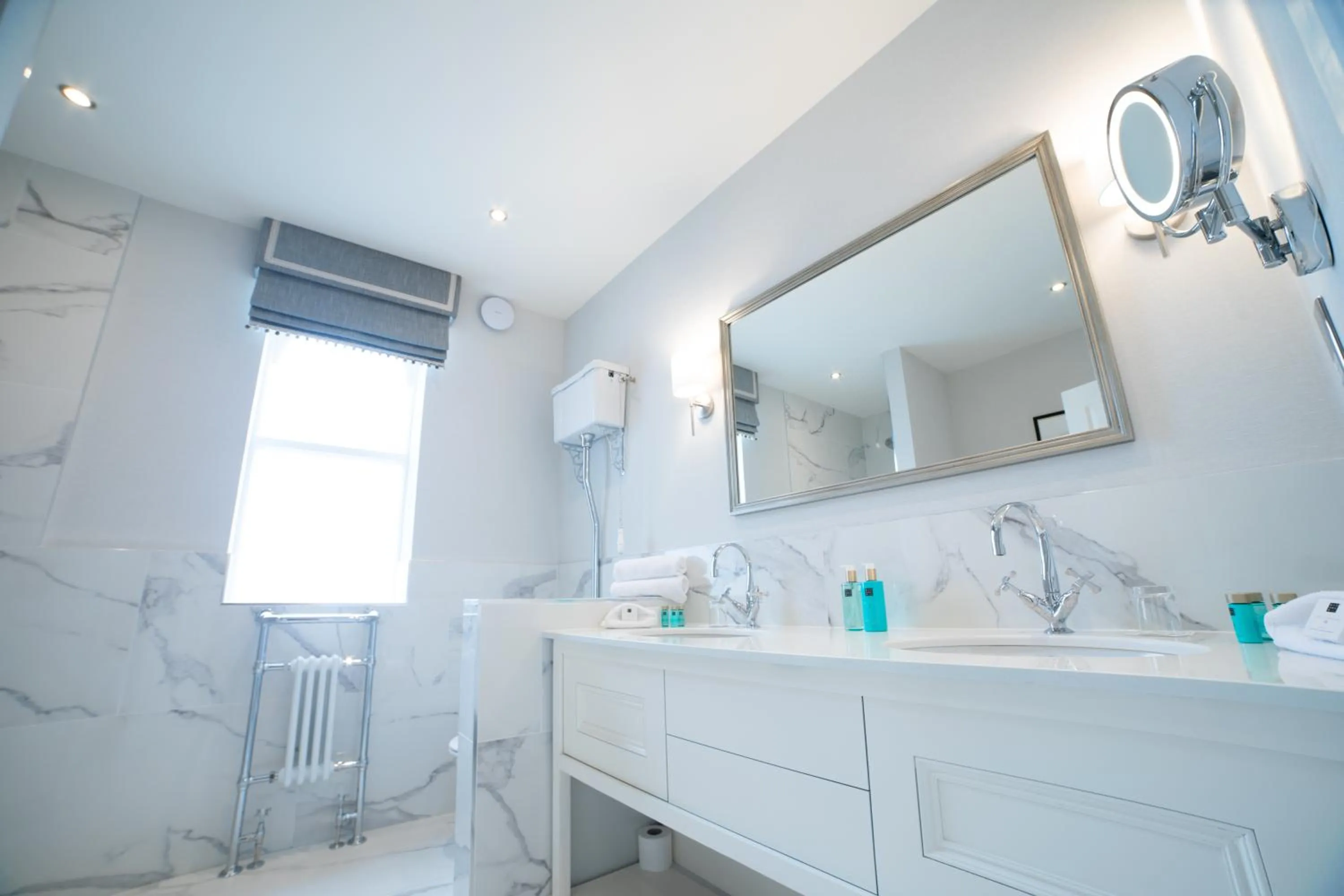 Bathroom in Finnstown Castle Hotel