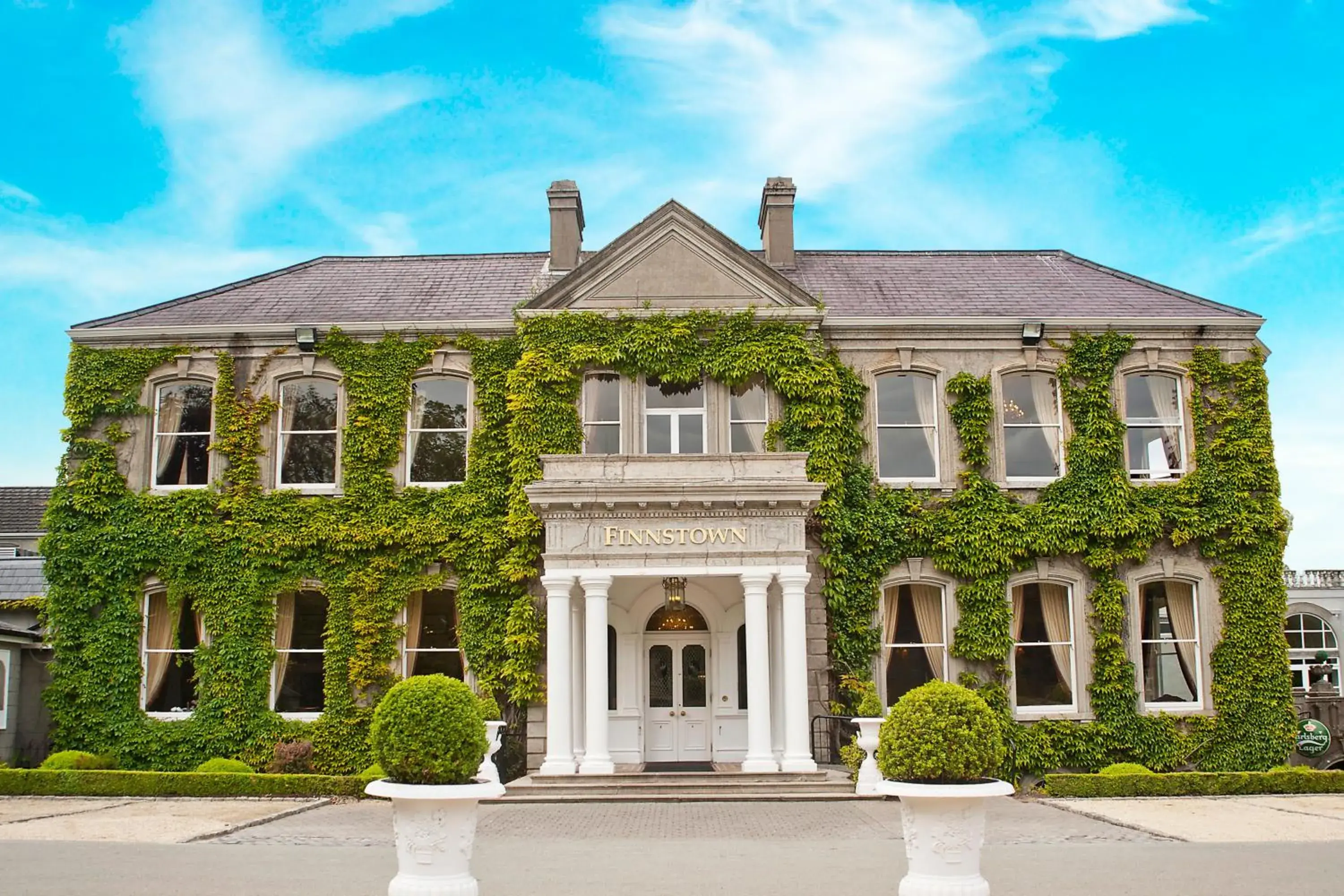 Property Building in Finnstown Castle Hotel Property Building in Finnstown Castle Hotel