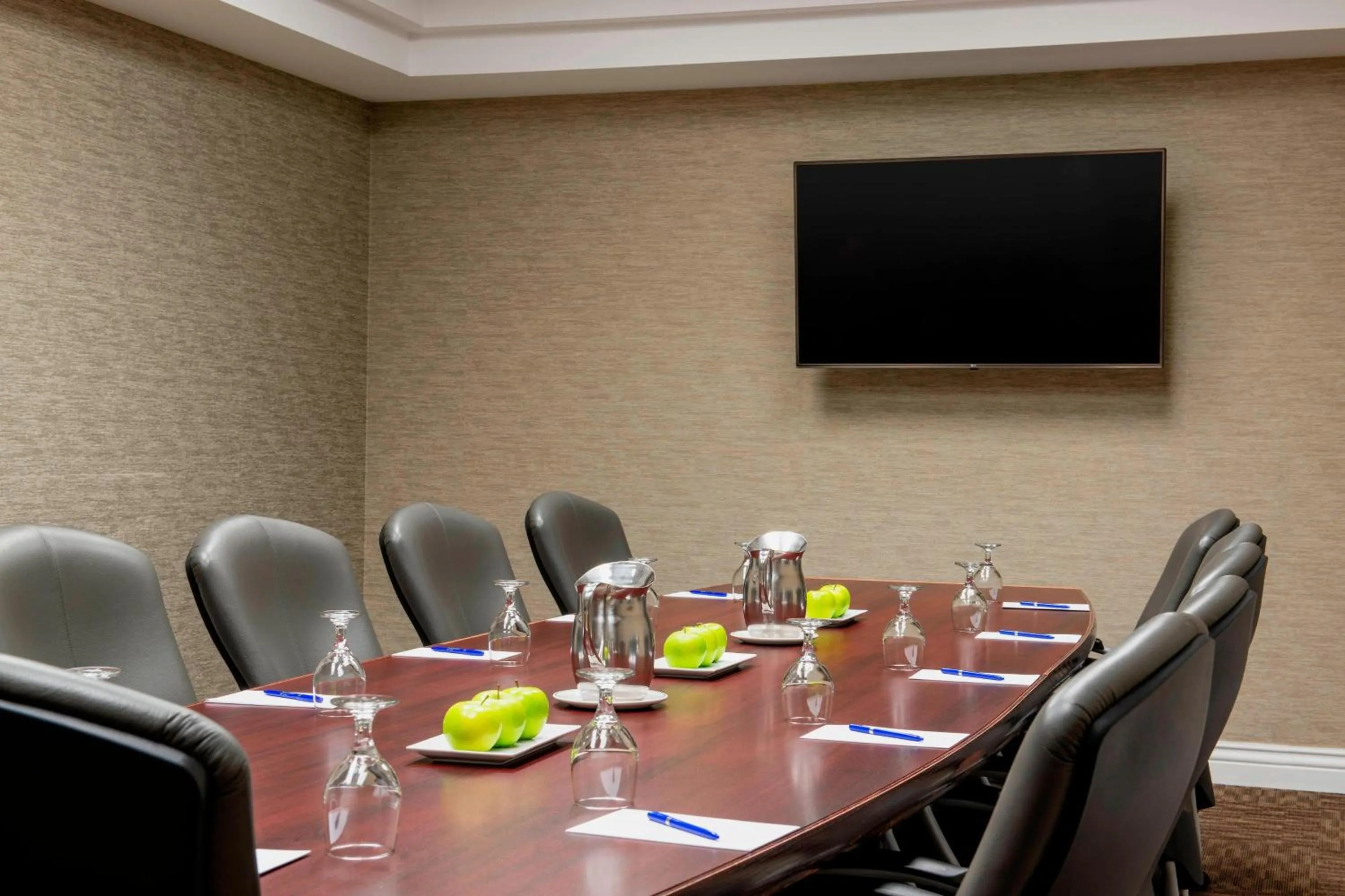 Meeting/conference room in Delta Hotels by Marriott Regina