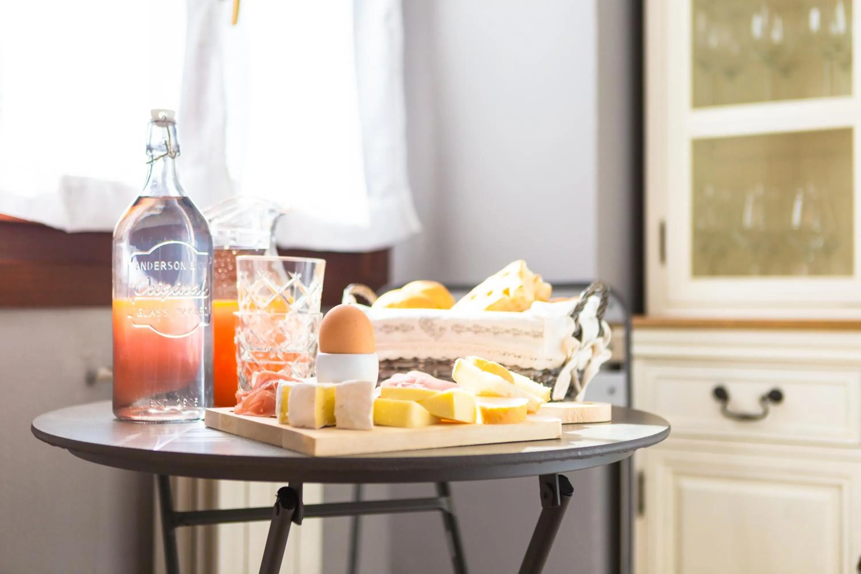 Food and drinks in B&B Il Folletto del Lago